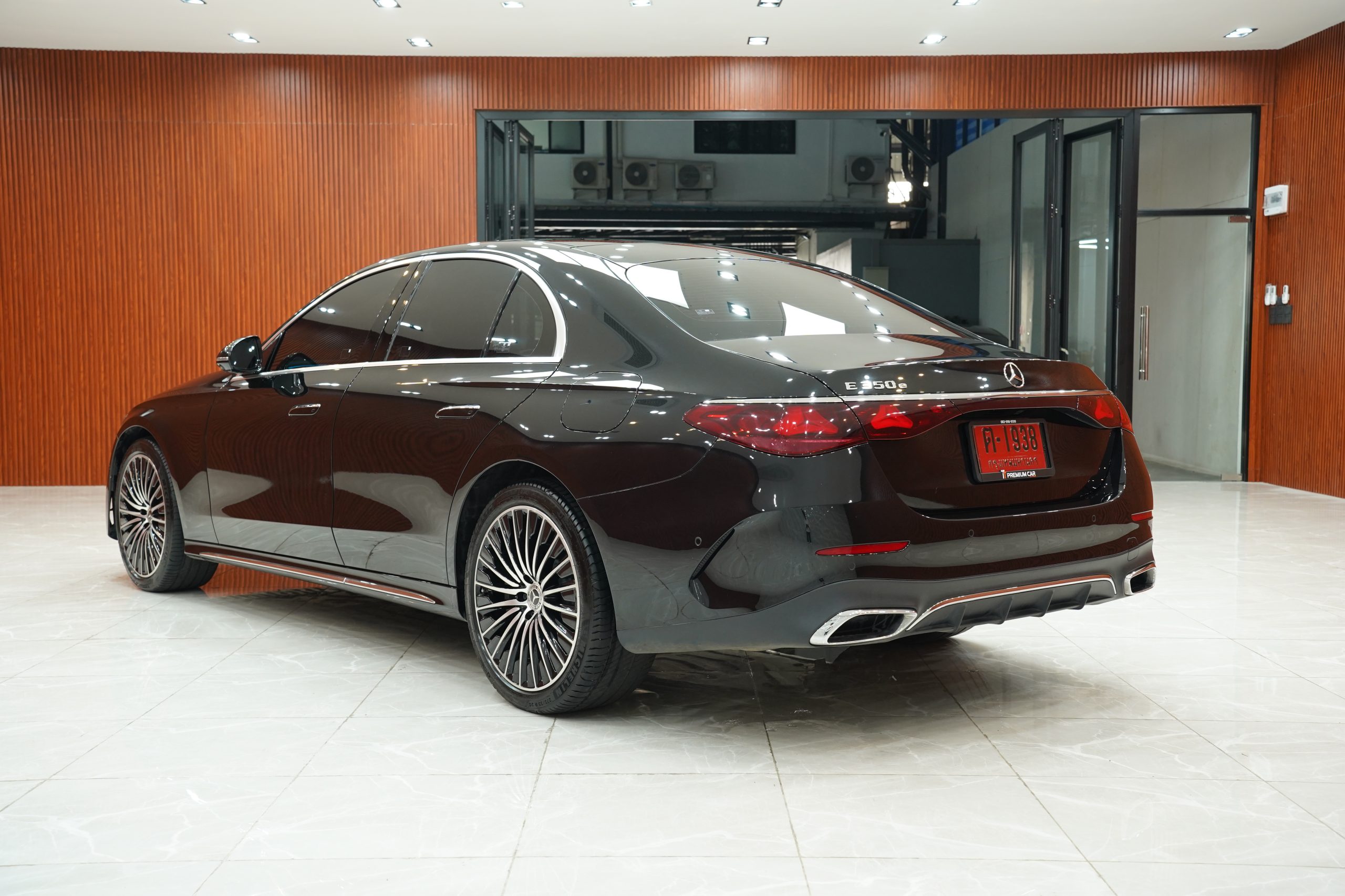 2025 Mercedes-Benz E350 2.0 W214 (ปี 24-31) e AMG Dynamic Sedan - Image 6