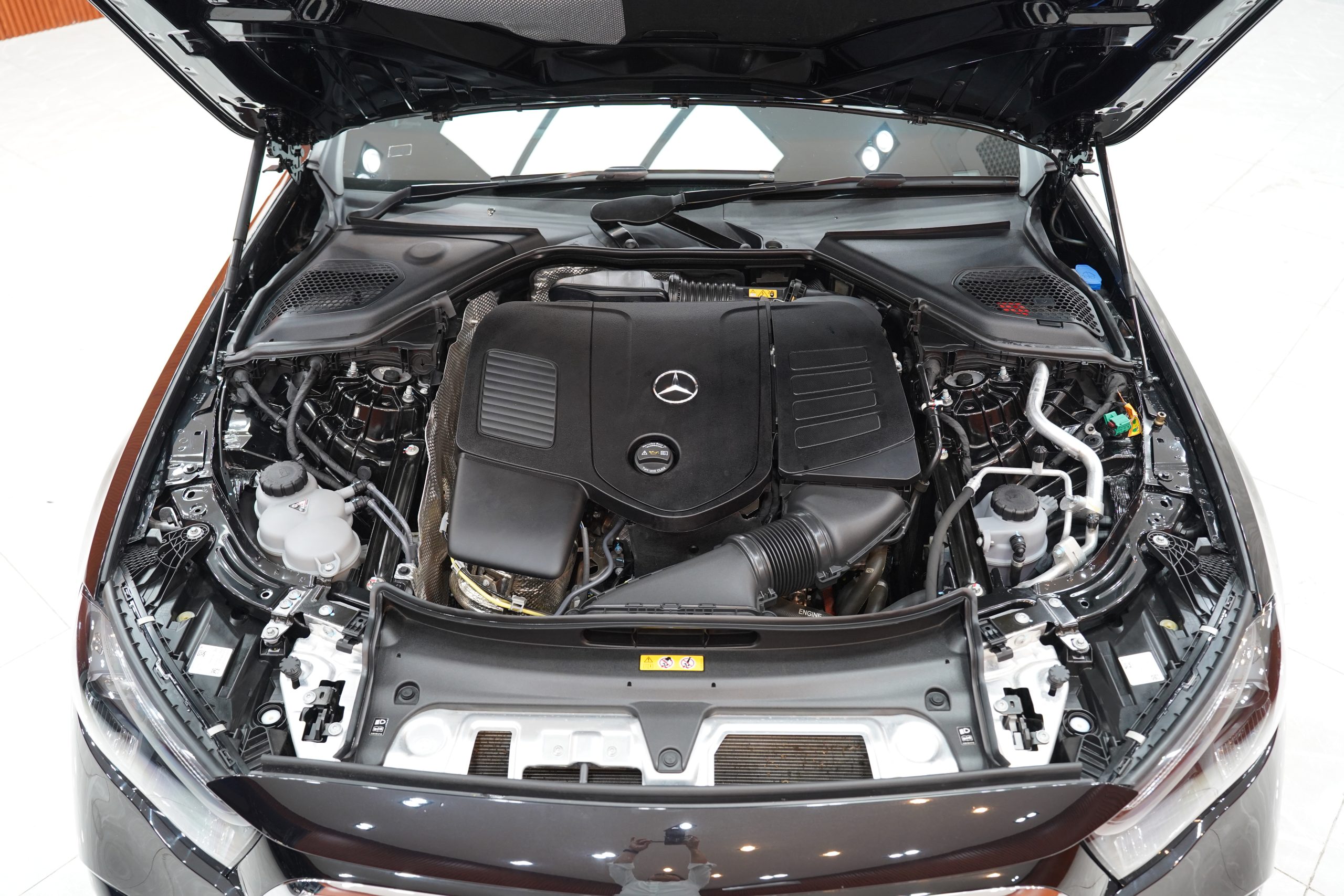 2025 Mercedes-Benz E350 2.0 W214 (ปี 24-31) e AMG Dynamic Sedan - Image 10