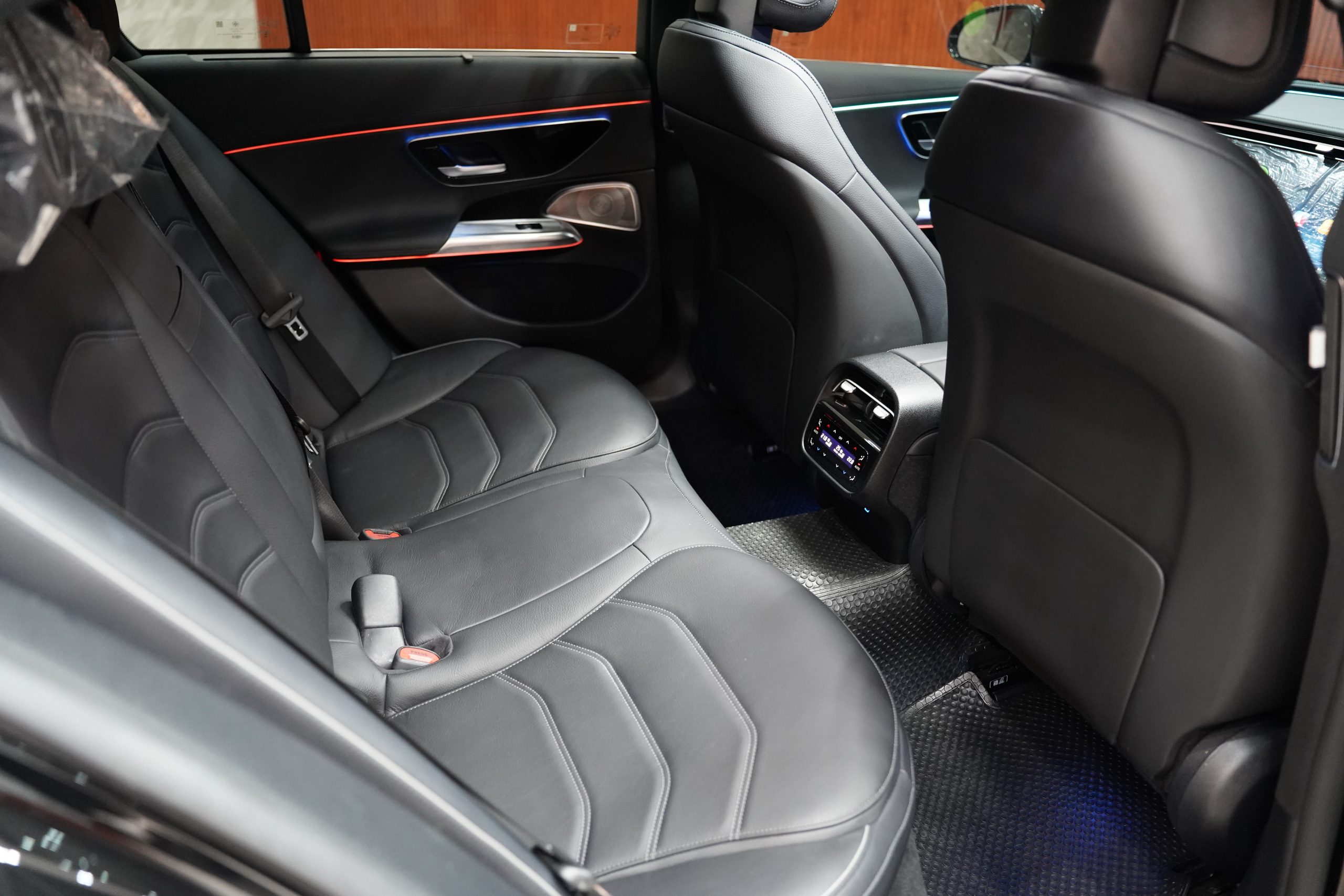 2025 Mercedes-Benz E350 2.0 W214 (ปี 24-31) e AMG Dynamic Sedan - Image 15