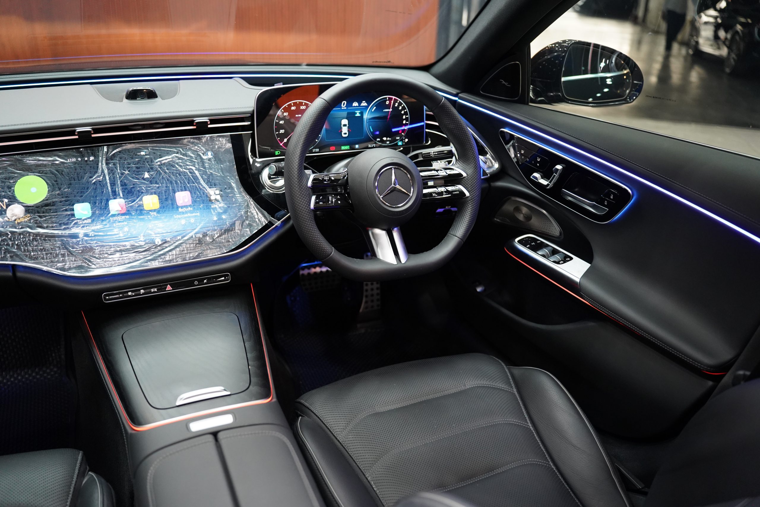 2025 Mercedes-Benz E350 2.0 W214 (ปี 24-31) e AMG Dynamic Sedan - Image 20