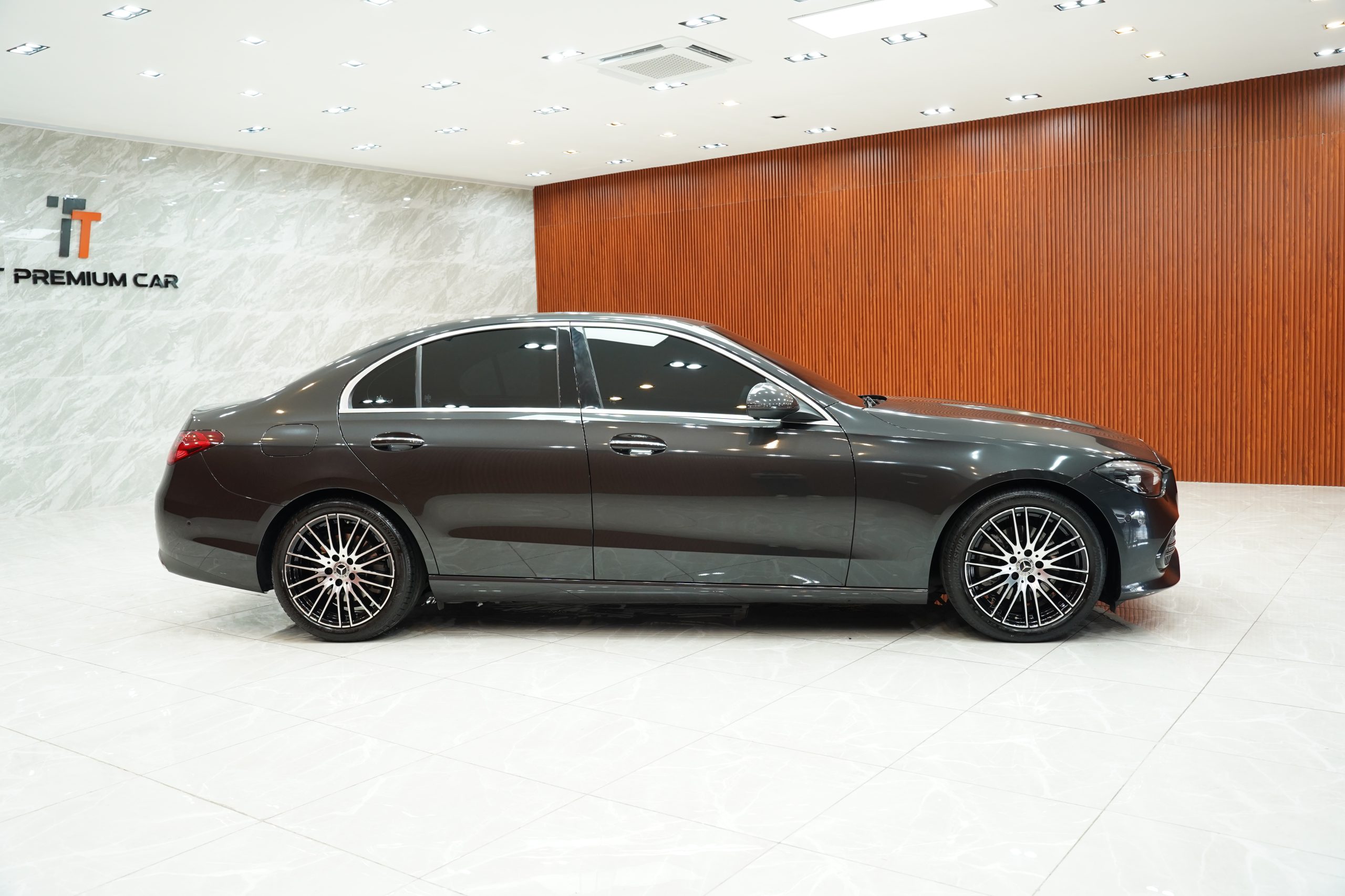 2023 Mercedes-Benz C220 2.0 W206 (ปี 22-30) d Avantgarde Sedan - Image 6