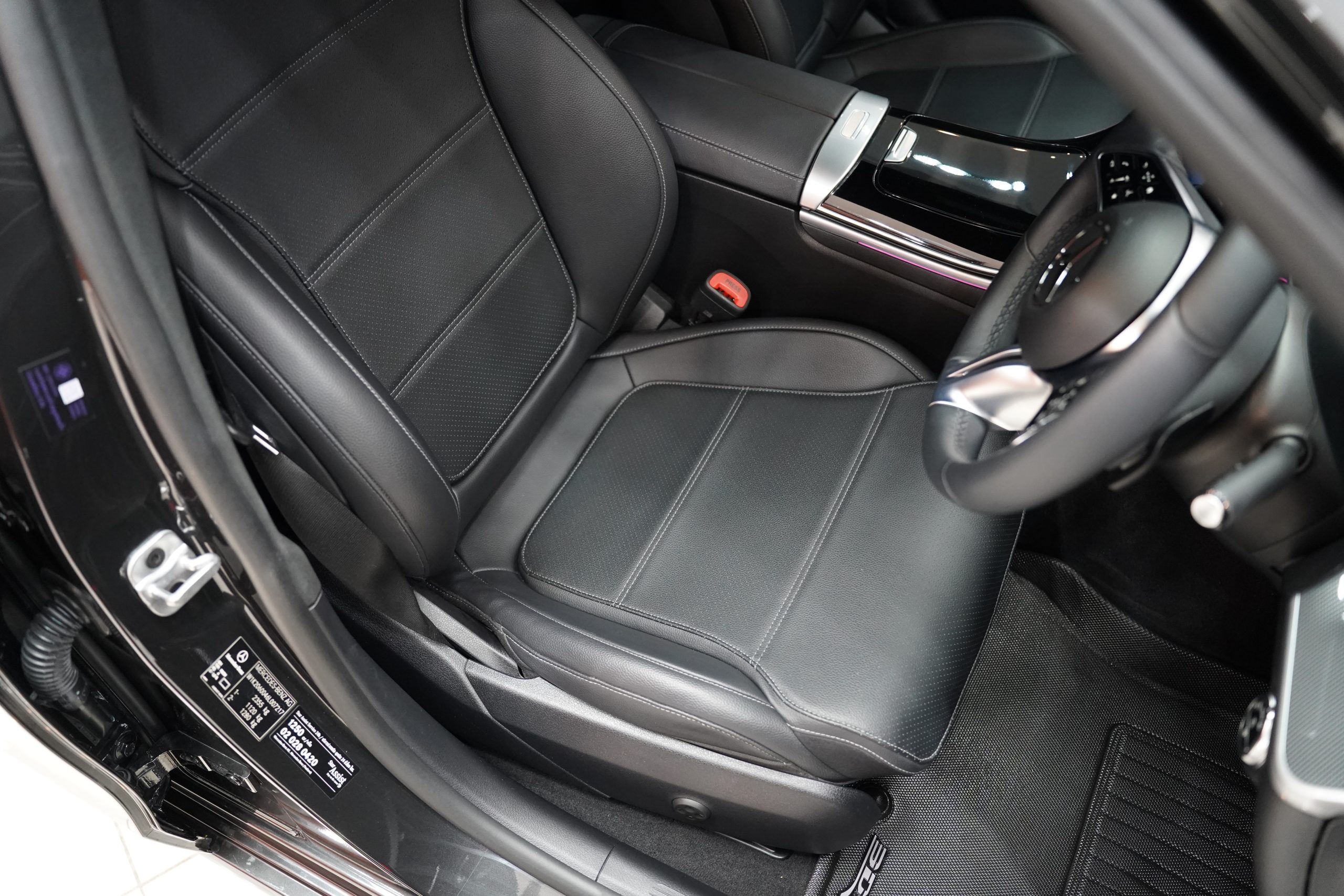 2023 Mercedes-Benz C220 2.0 W206 (ปี 22-30) d Avantgarde Sedan - Image 12