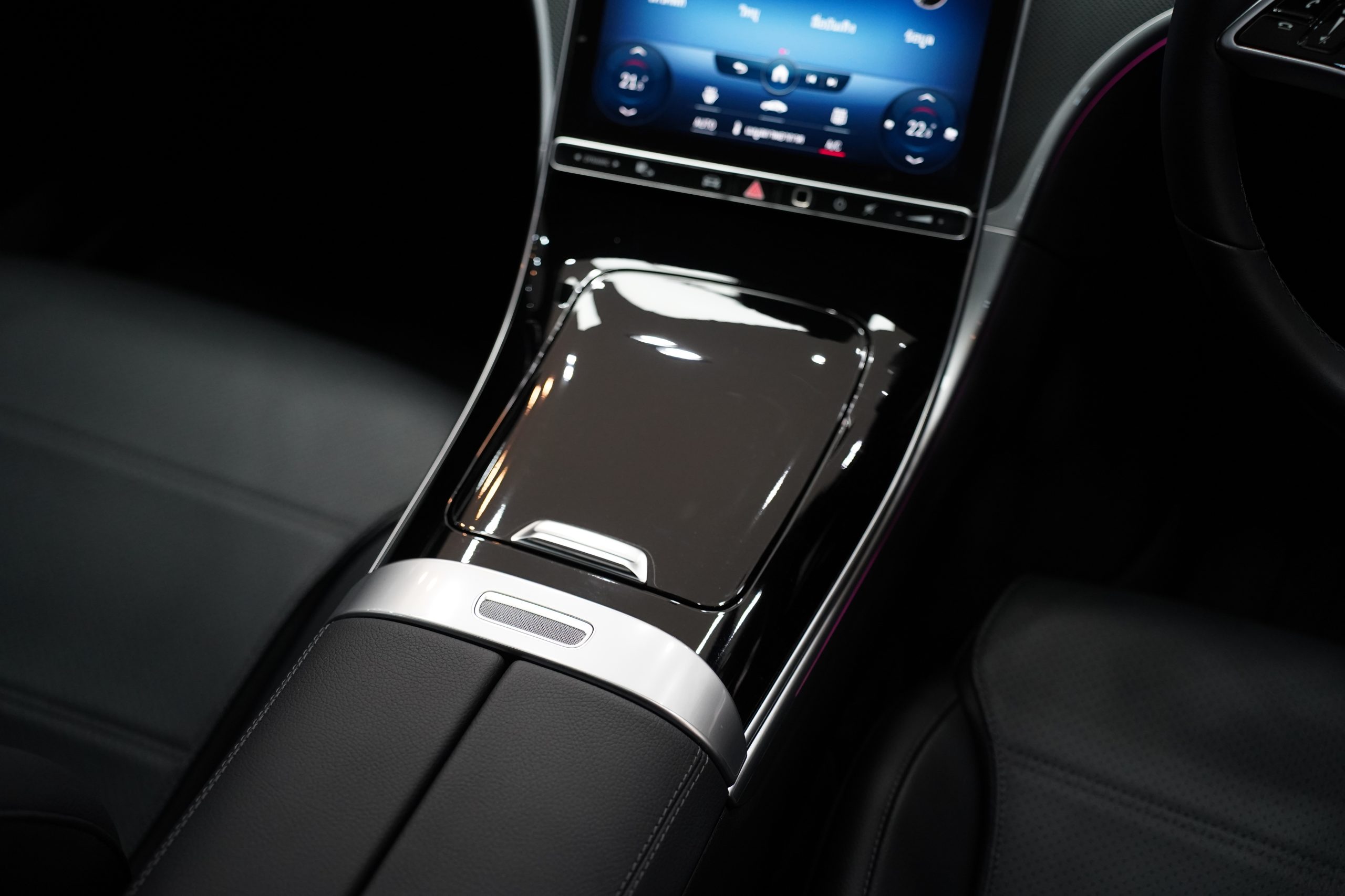 2023 Mercedes-Benz C220 2.0 W206 (ปี 22-30) d Avantgarde Sedan - Image 21