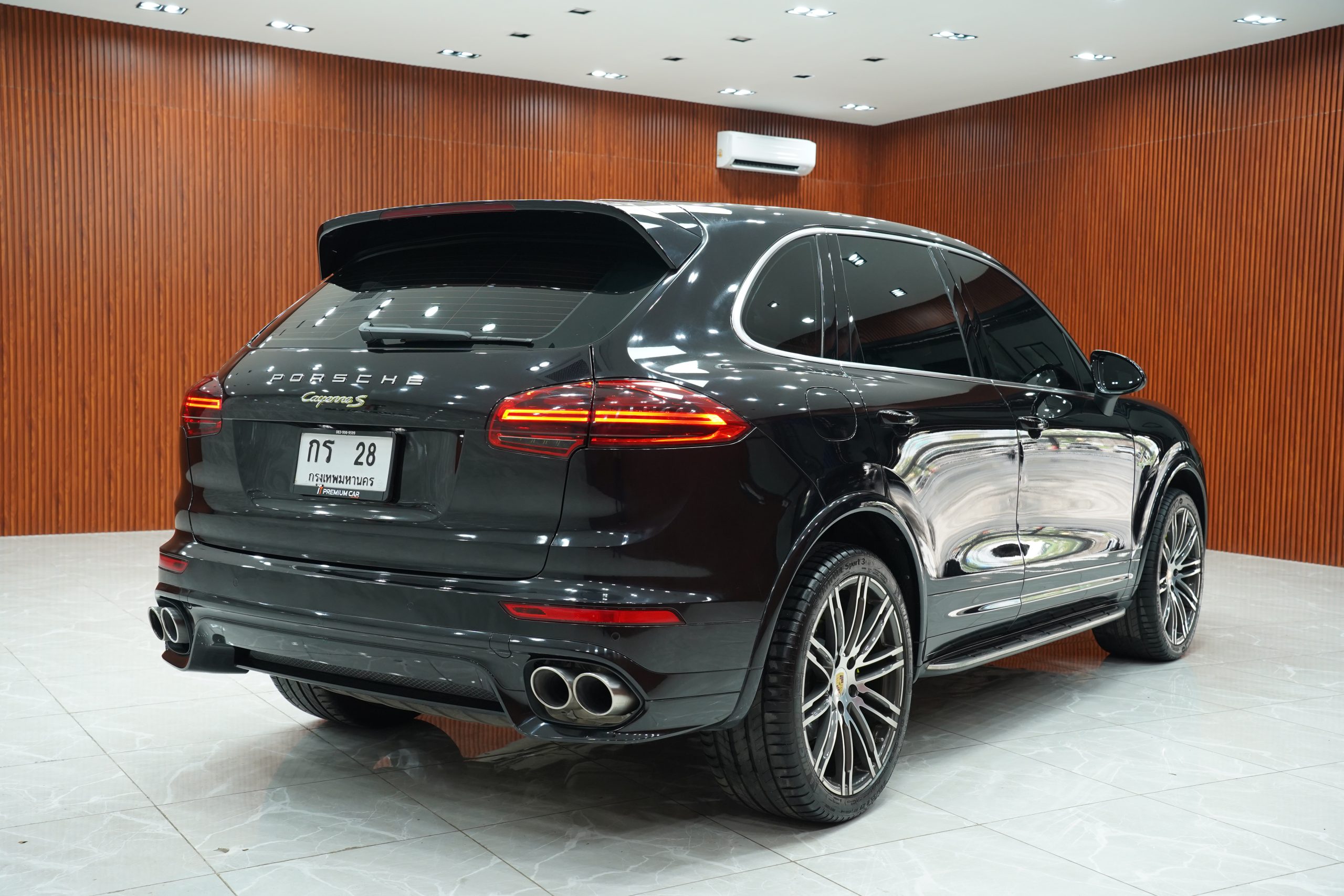 2017Porsche Cayenne S E-Hybrid (Plug-in Hybrid | 4WD) - Image 8