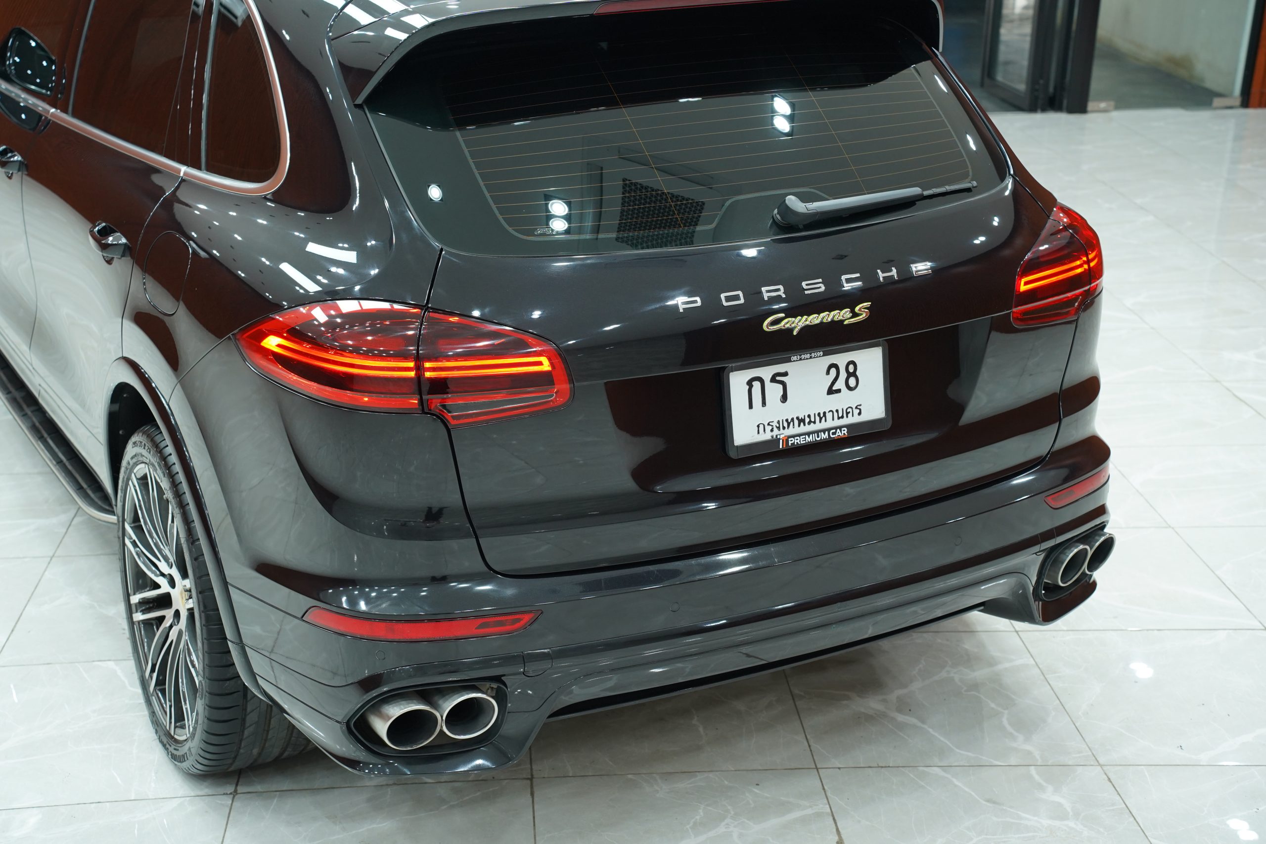 2017Porsche Cayenne S E-Hybrid (Plug-in Hybrid | 4WD) - Image 9