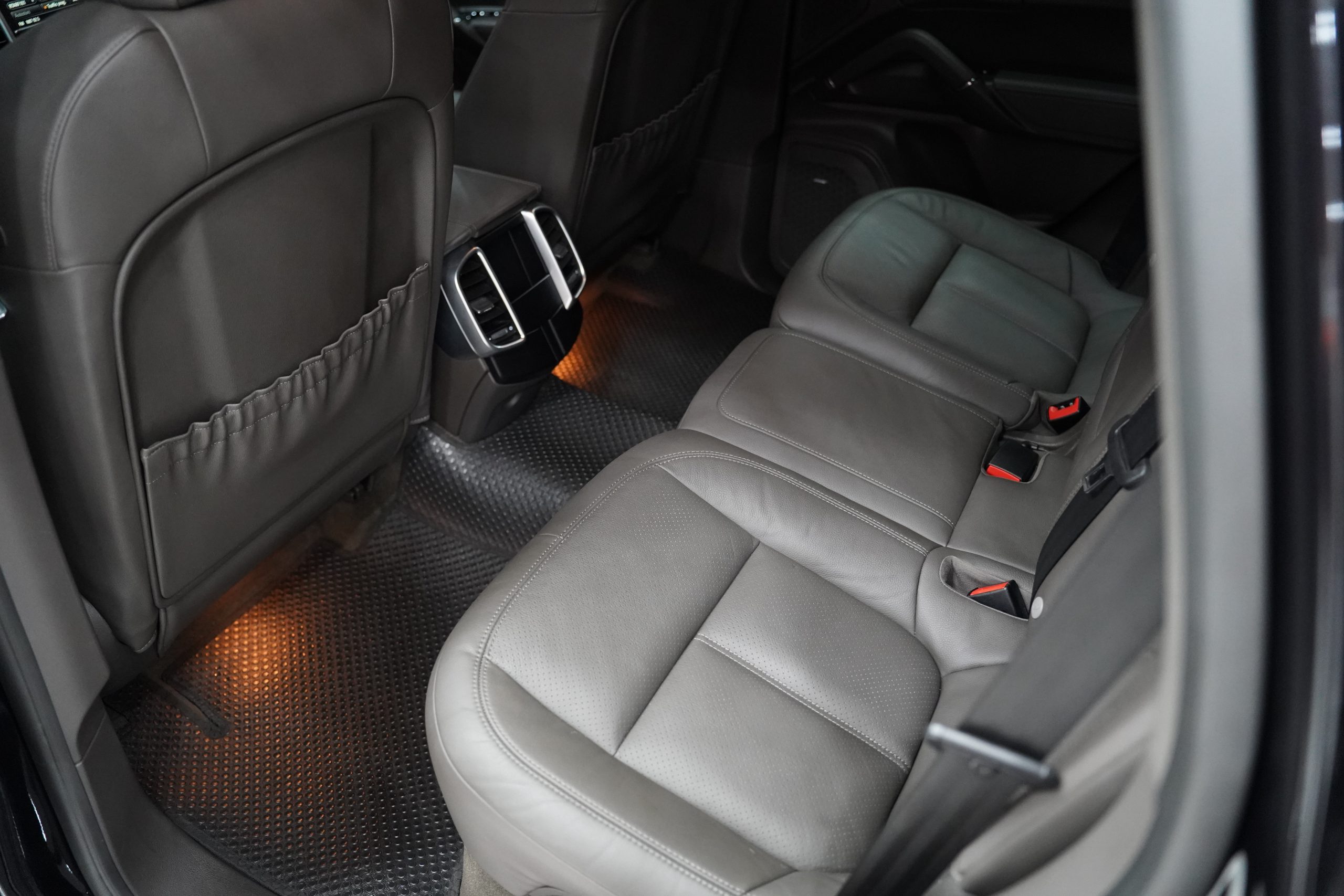 2017Porsche Cayenne S E-Hybrid (Plug-in Hybrid | 4WD) - Image 11