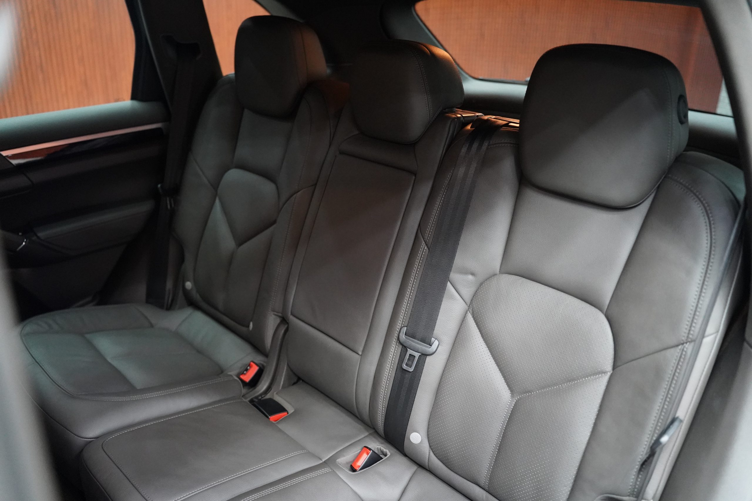 2017Porsche Cayenne S E-Hybrid (Plug-in Hybrid | 4WD) - Image 12