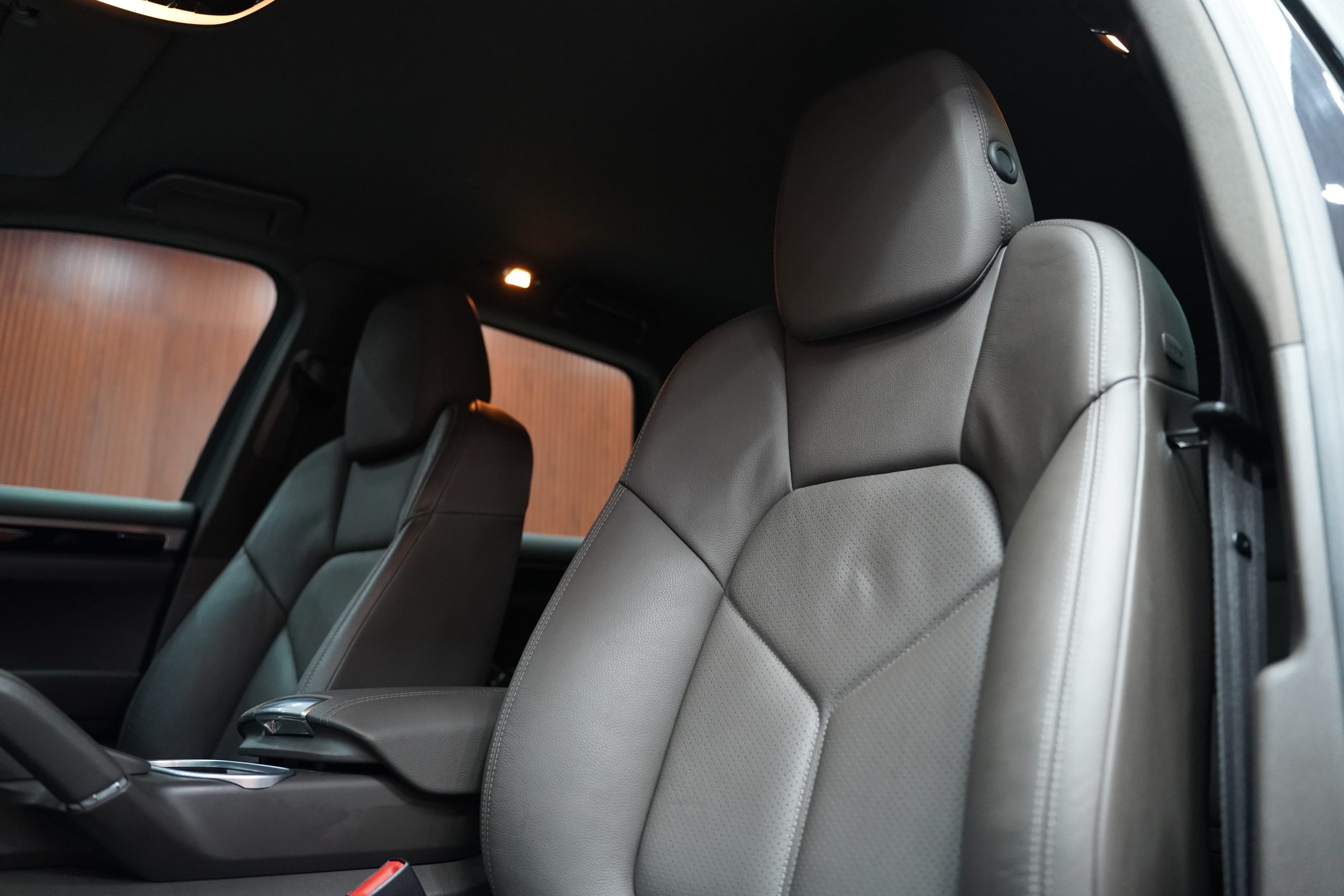 2017Porsche Cayenne S E-Hybrid (Plug-in Hybrid | 4WD) - Image 14