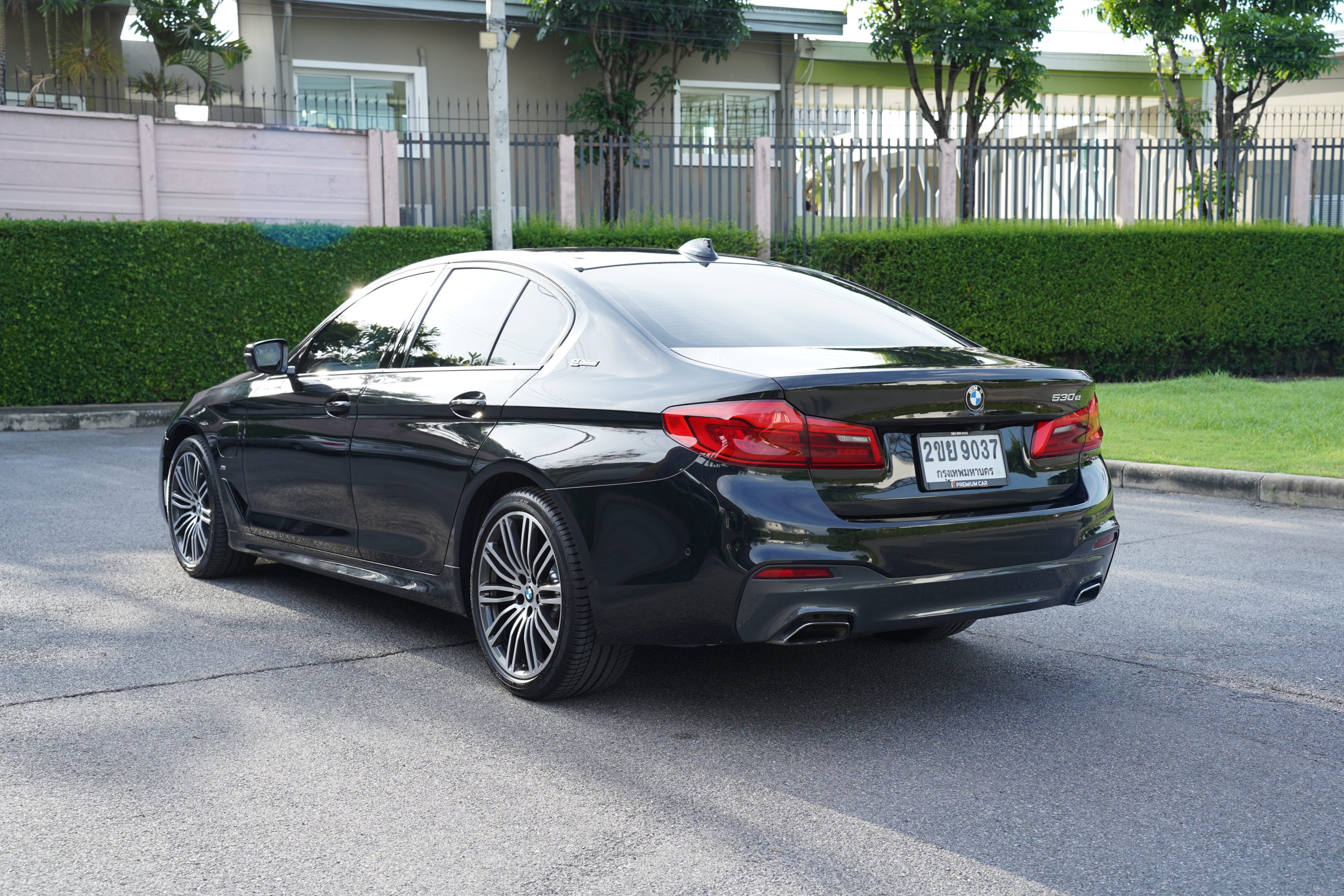 2020 BMW 530e 2.0 G30 M Sport Sedan - Image 5