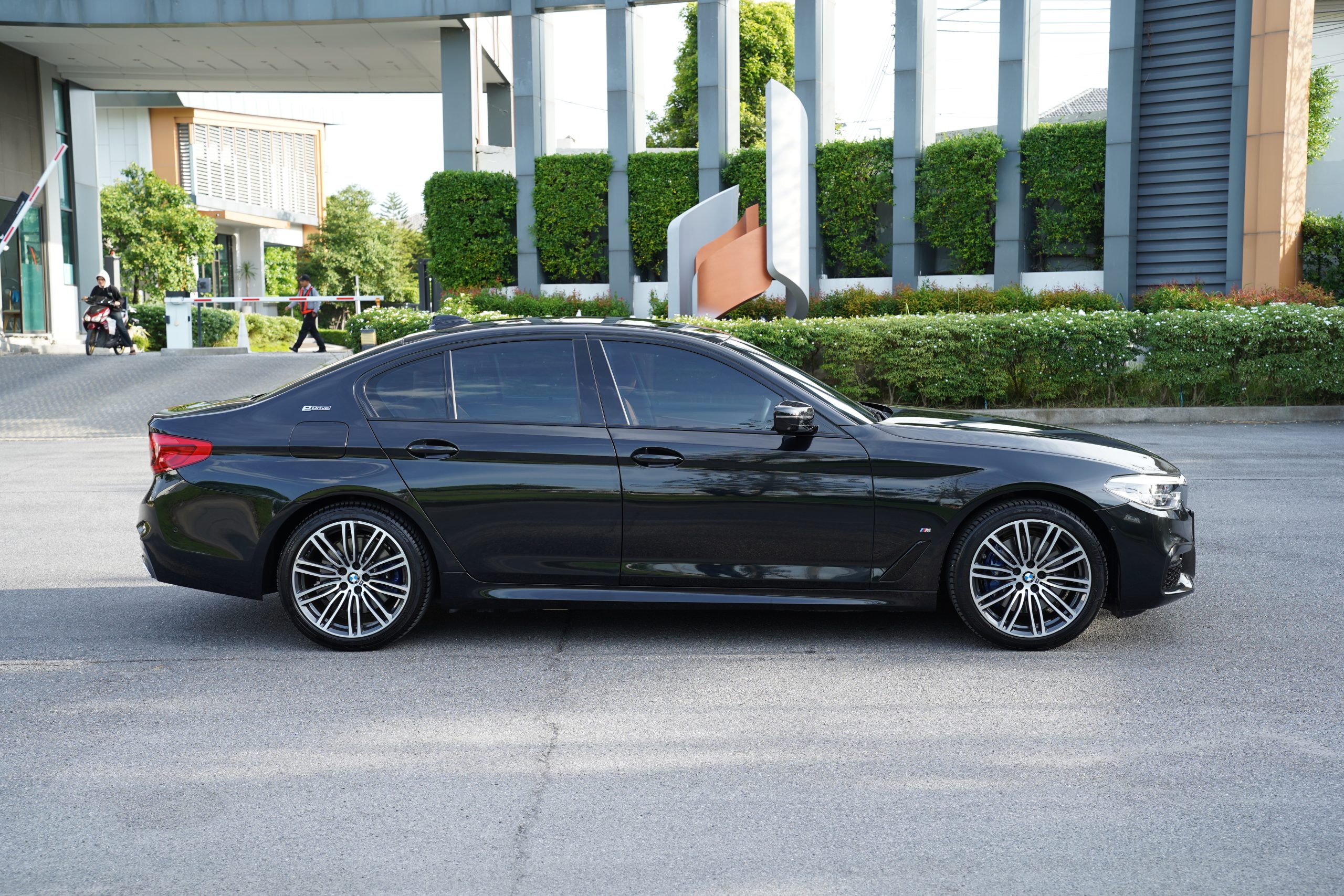 2020 BMW 530e 2.0 G30 M Sport Sedan - Image 8