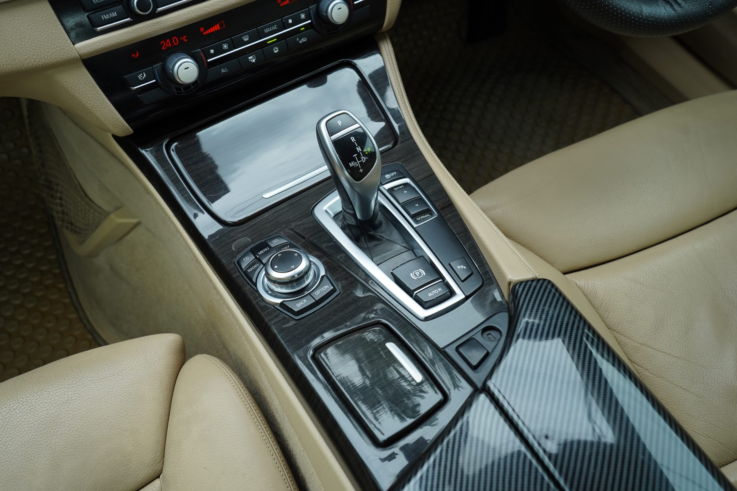 2010 BMW 525d 3.0 F10 Sedan - Image 17