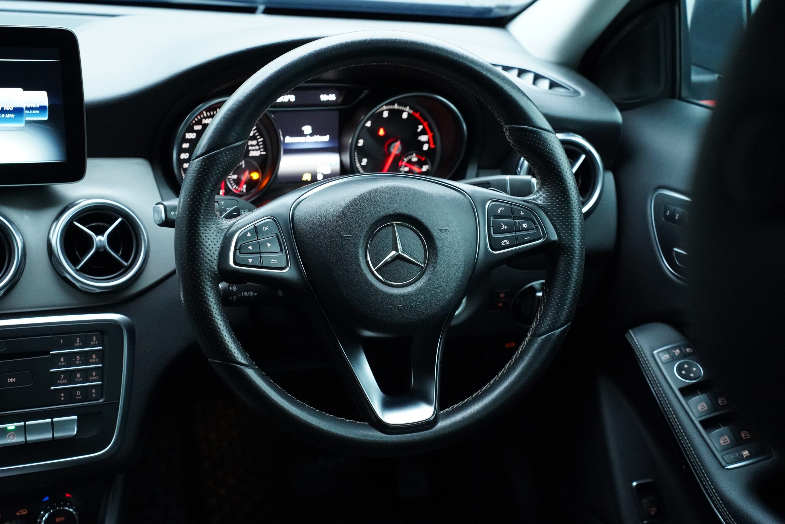 2018 Mercedes-Benz GLA200 1.6 W156 (ปี 14-20) Urban SUV - Image 20