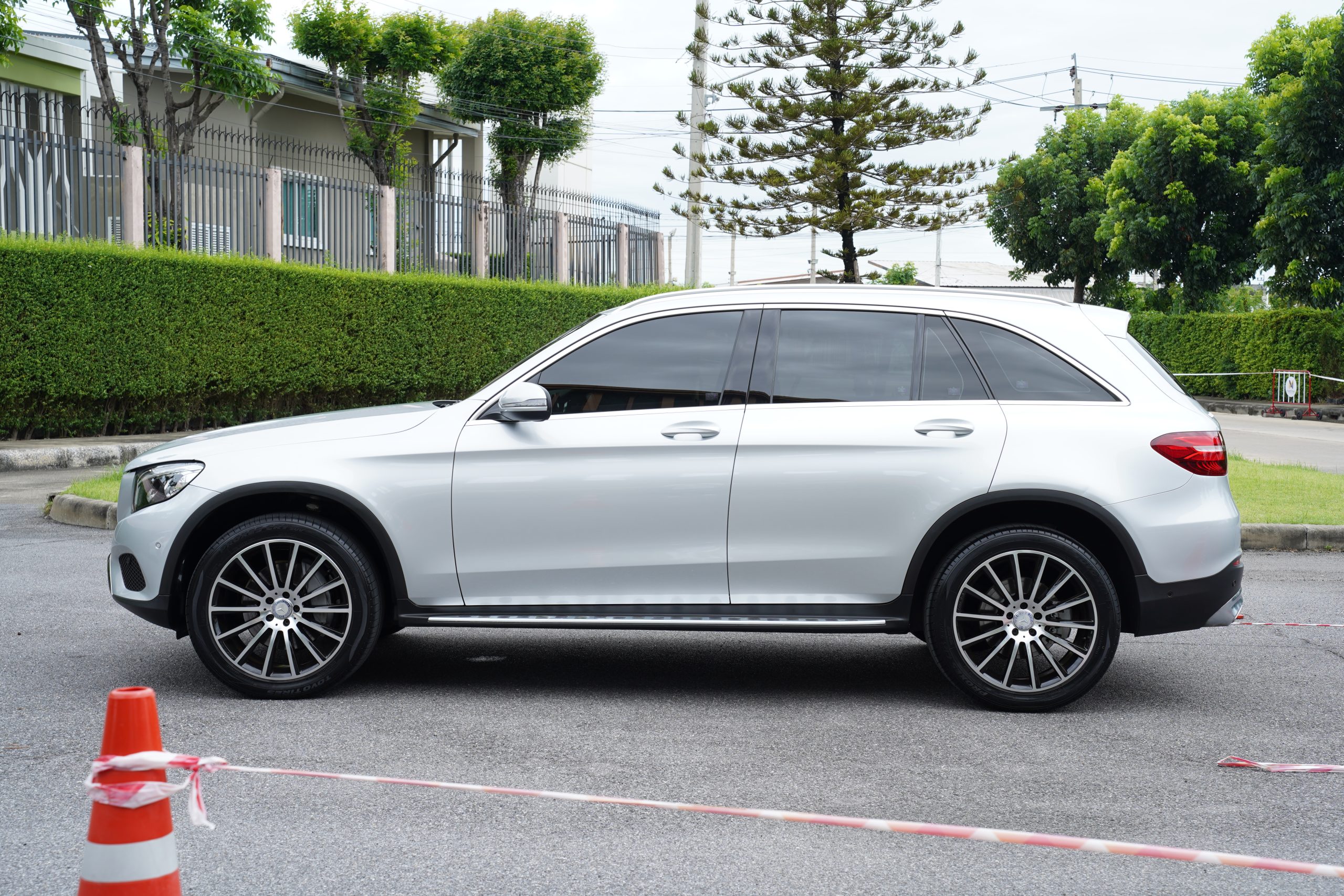 2019 Mercedes-Benz GLC250 2.1 W253 (ปี 15-22) d 4MATIC 4WD SUV - Image 5