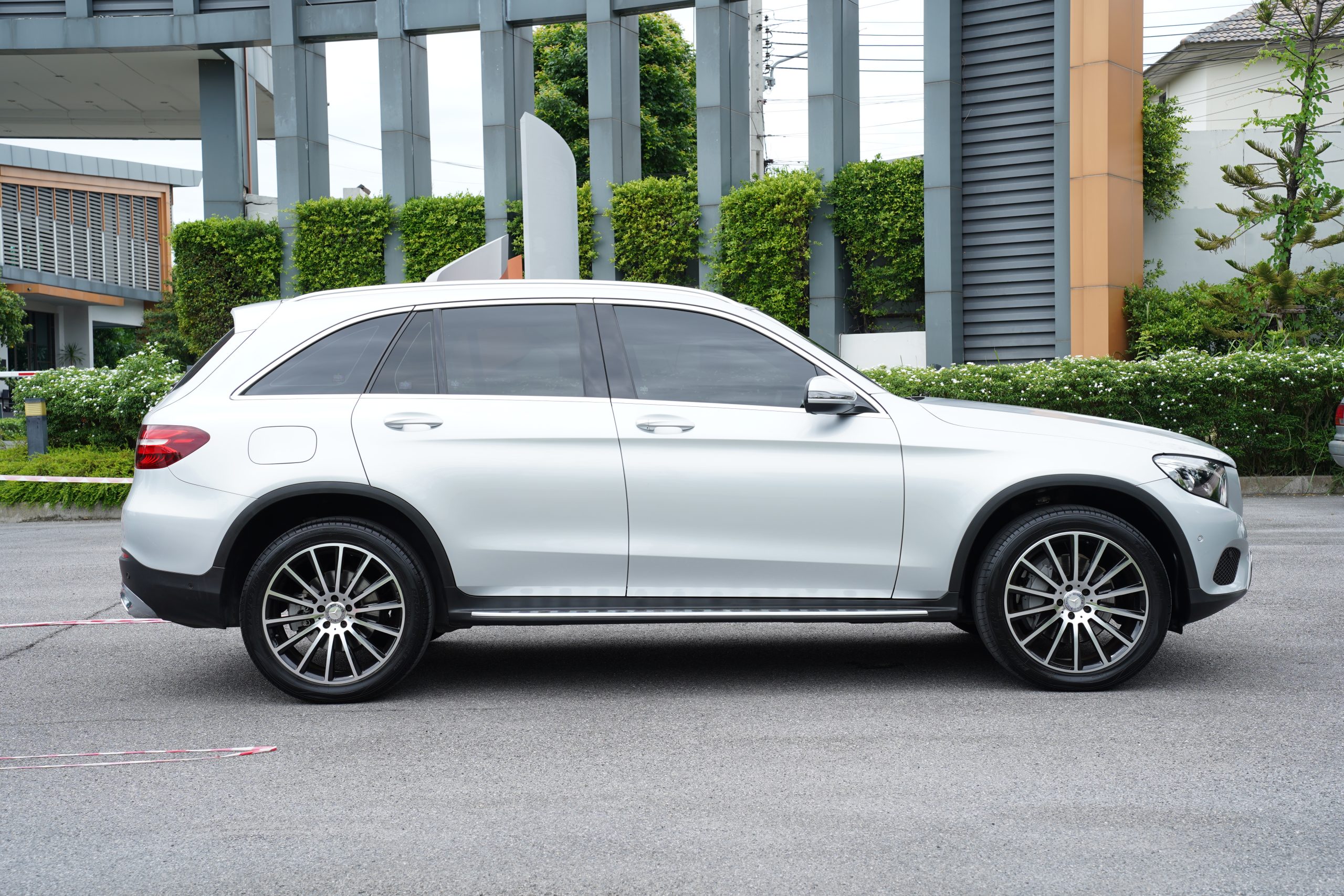2019 Mercedes-Benz GLC250 2.1 W253 (ปี 15-22) d 4MATIC 4WD SUV - Image 8