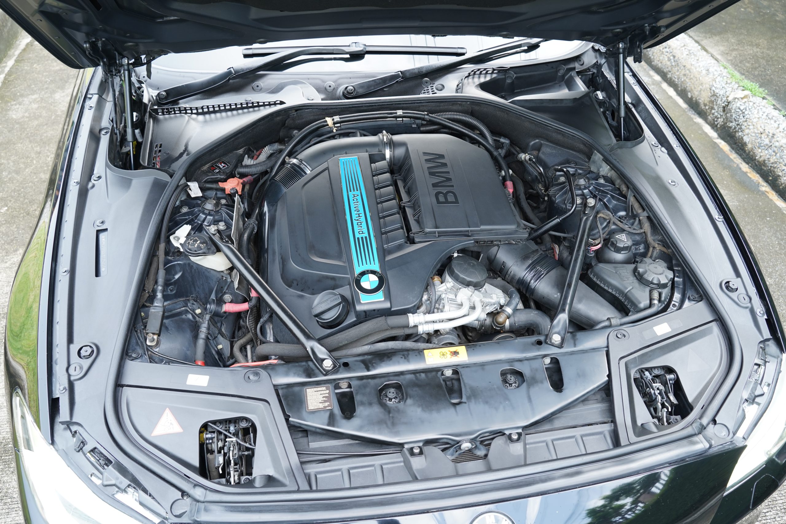 2014 BMW ActiveHybrid 5 3.0 F10 (ปี 10-16) Sedan - Image 14