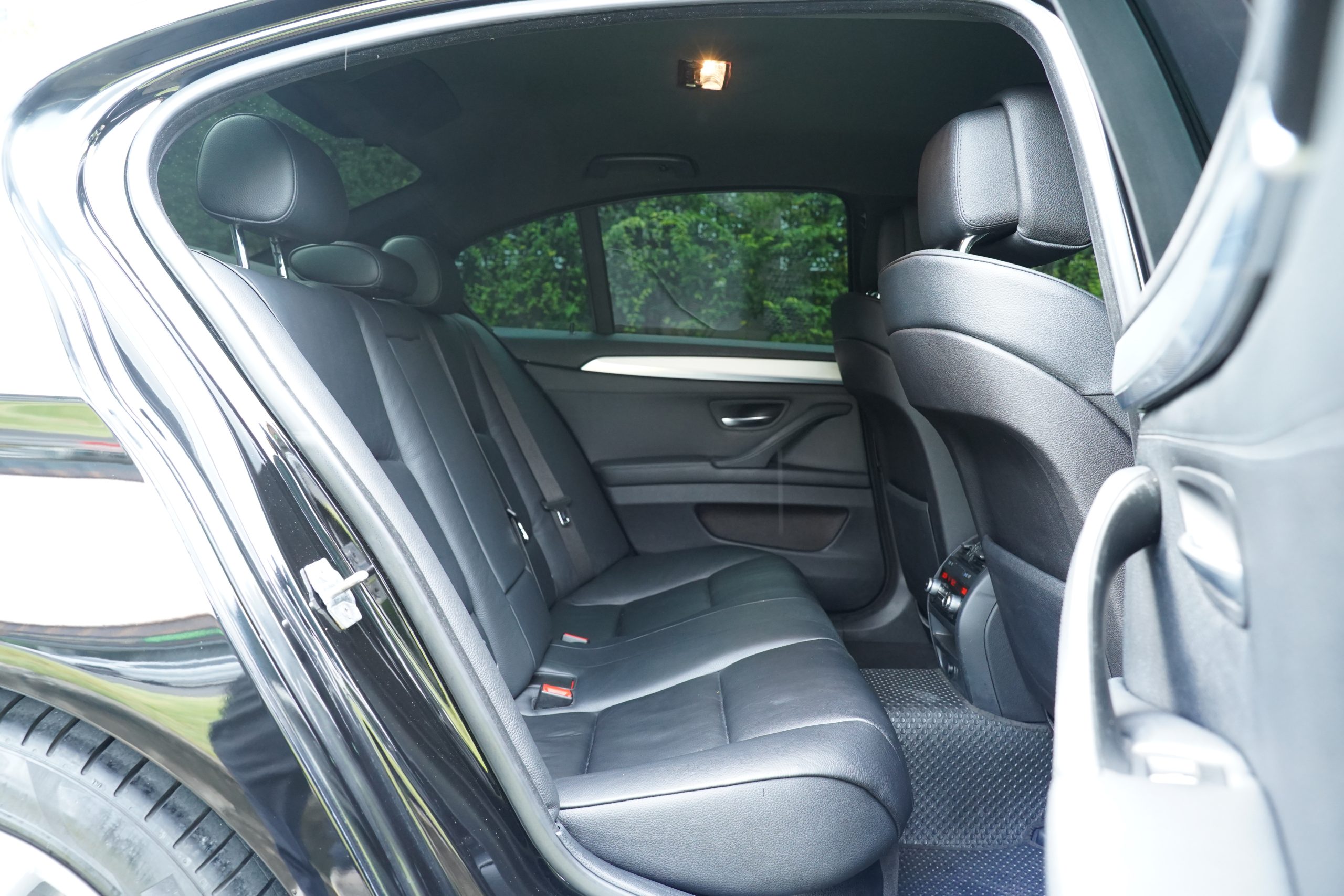 2014 BMW ActiveHybrid 5 3.0 F10 (ปี 10-16) Sedan - Image 15