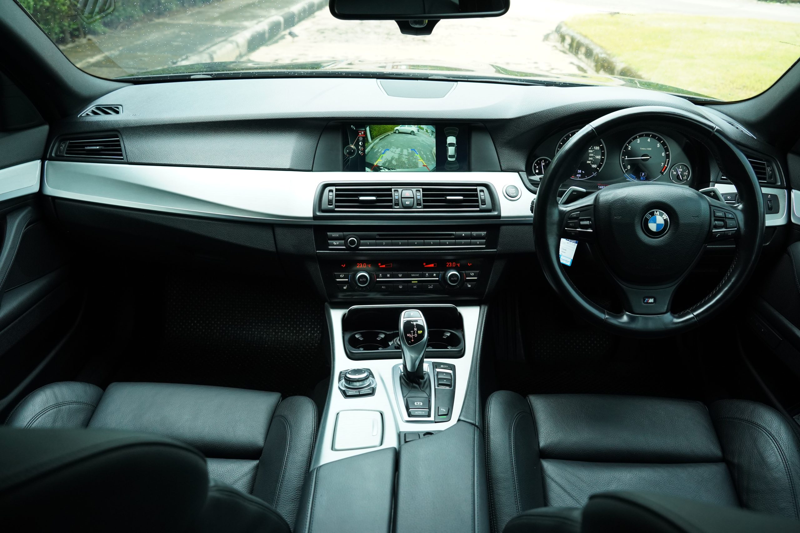 2014 BMW ActiveHybrid 5 3.0 F10 (ปี 10-16) Sedan - Image 18