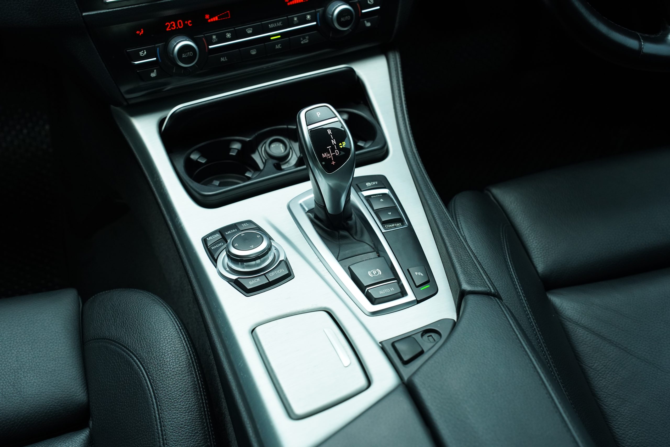 2014 BMW ActiveHybrid 5 3.0 F10 (ปี 10-16) Sedan - Image 20