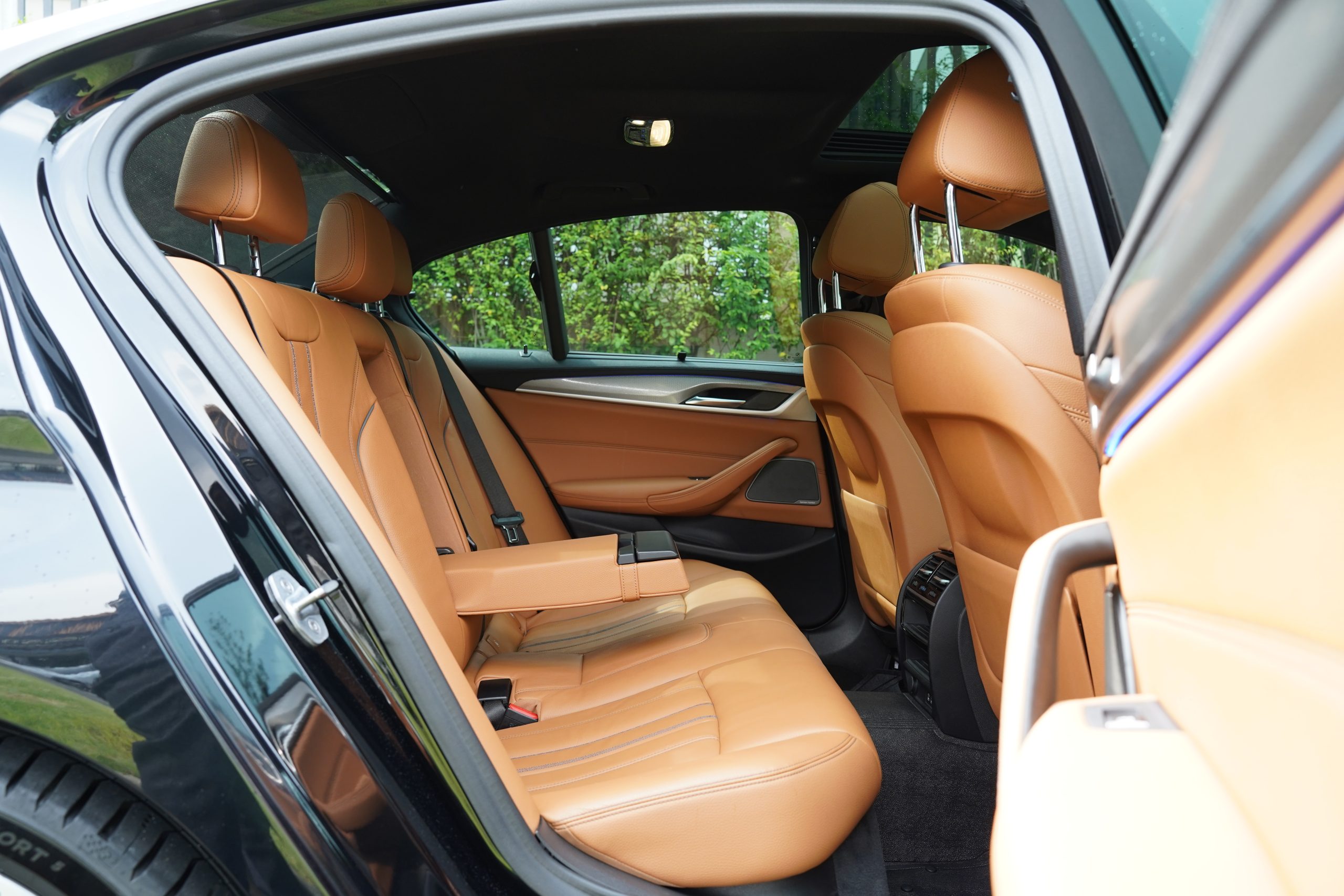 2020 BMW 530e 2.0 G30 (ปี 17-22) M Sport Sedan - Image 12