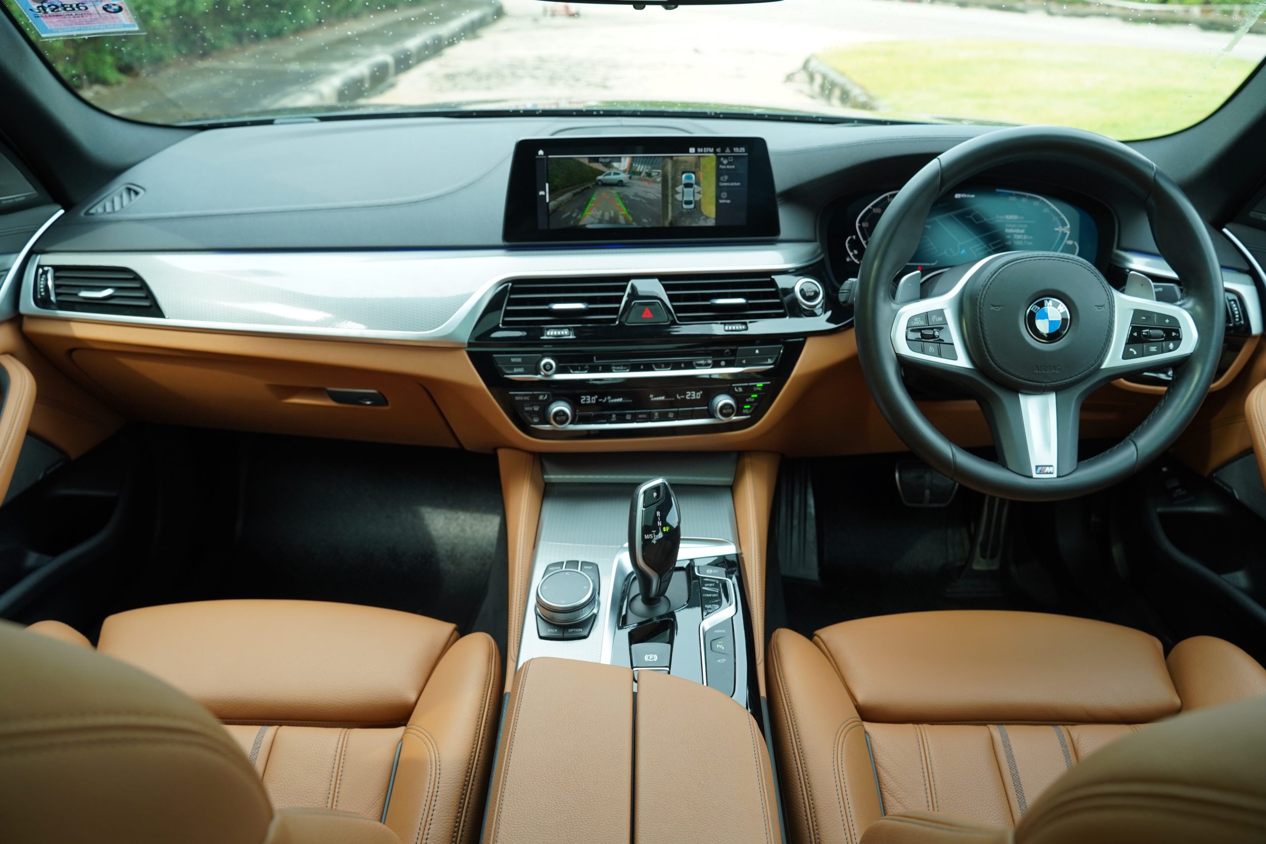 2020 BMW 530e 2.0 G30 (ปี 17-22) M Sport Sedan - Image 16