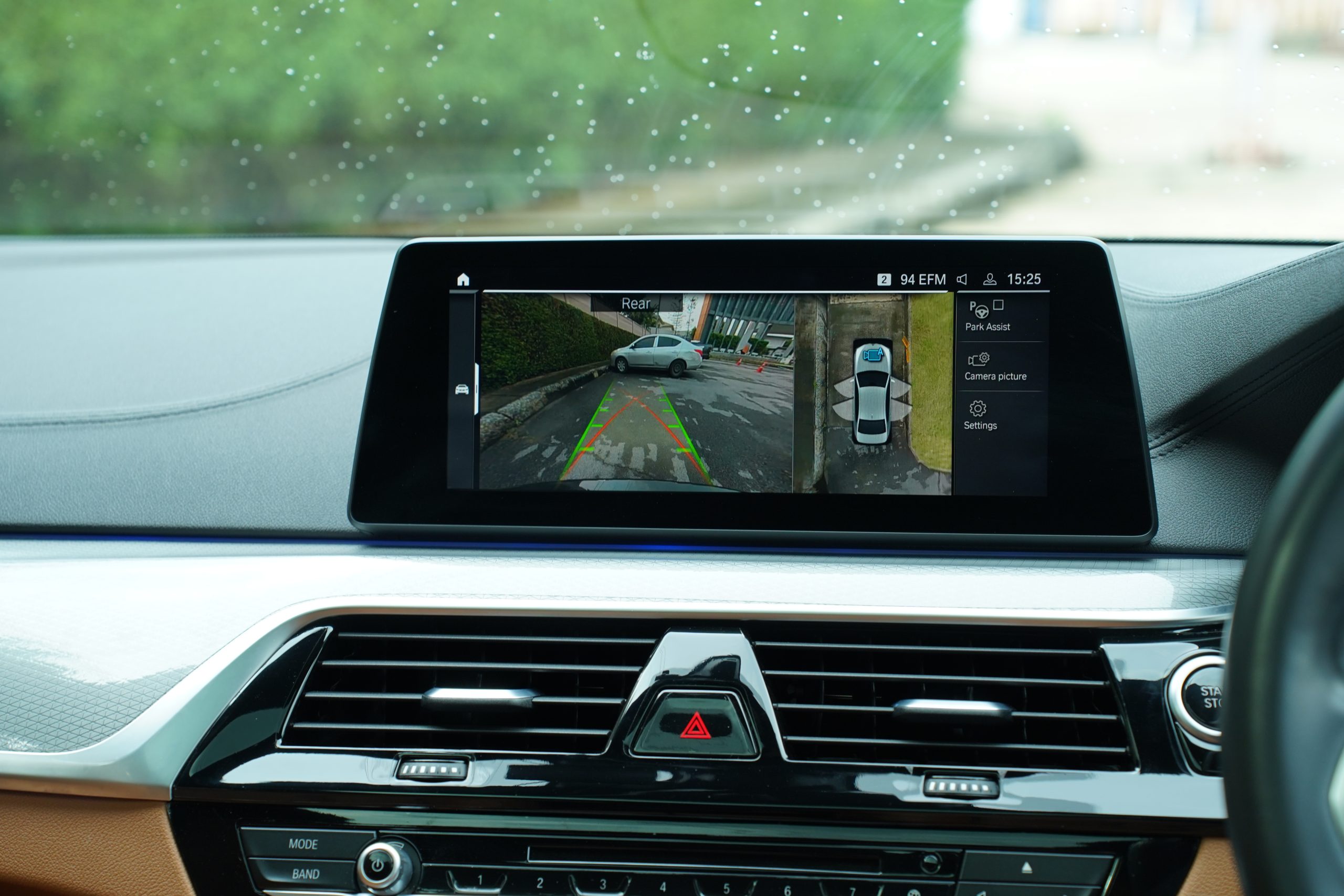 2020 BMW 530e 2.0 G30 (ปี 17-22) M Sport Sedan - Image 8