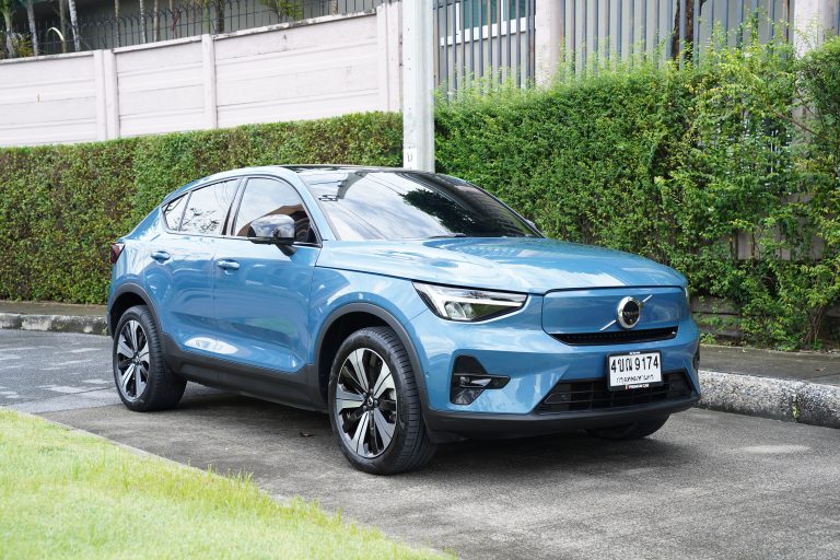 2023 Volvo C40 0.0 (ปี 22-28) Recharge Pure Electric AWD SUV