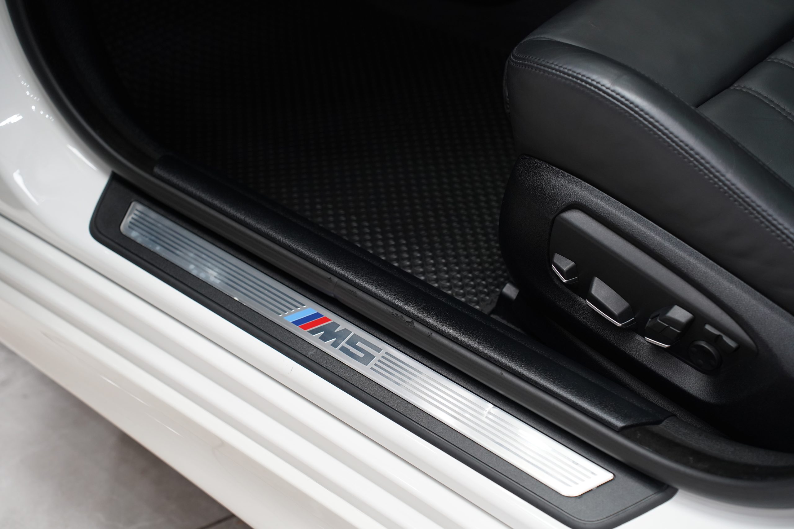 2015BMW M5 F10 LCI - Image 21