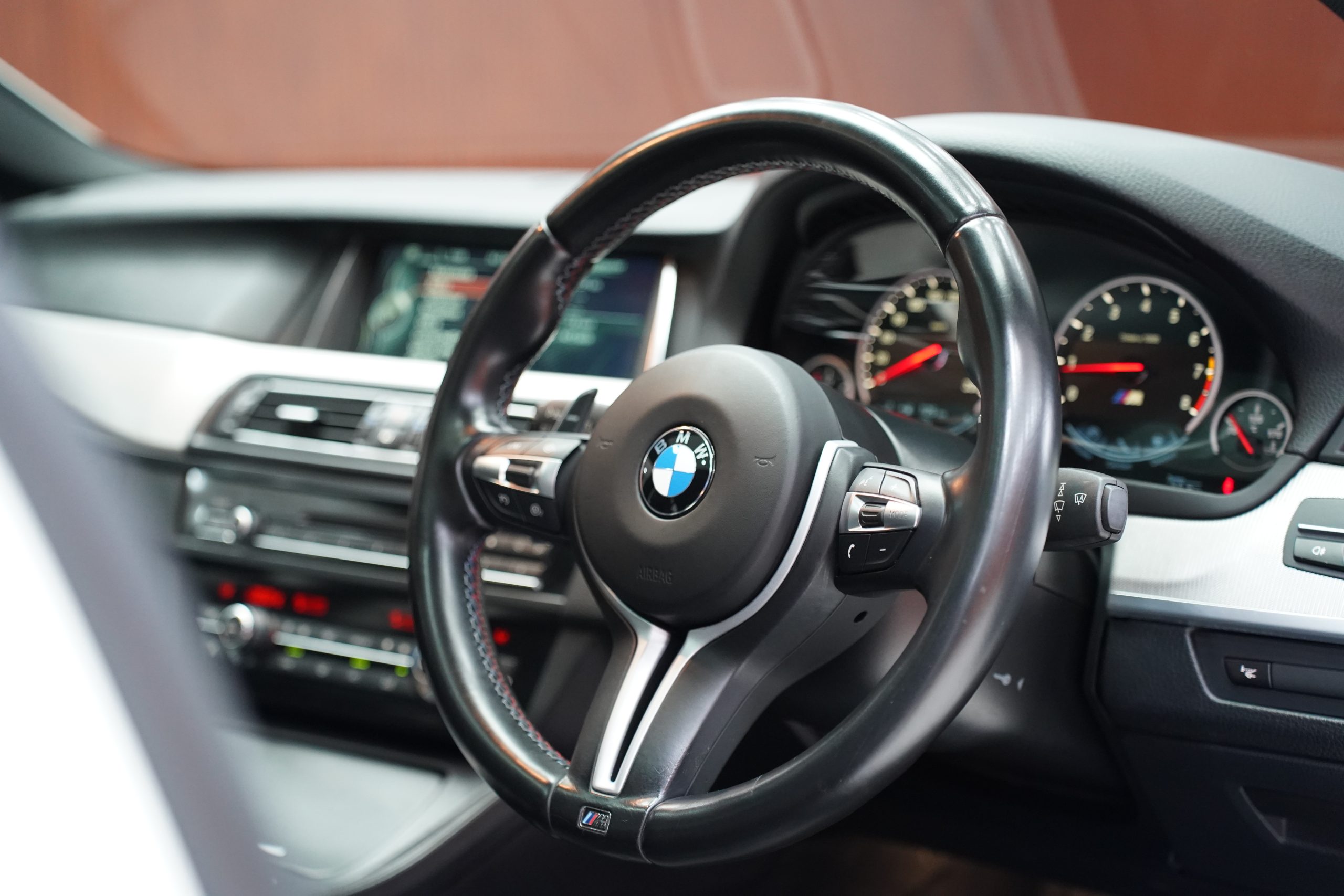 2015BMW M5 F10 LCI - Image 25
