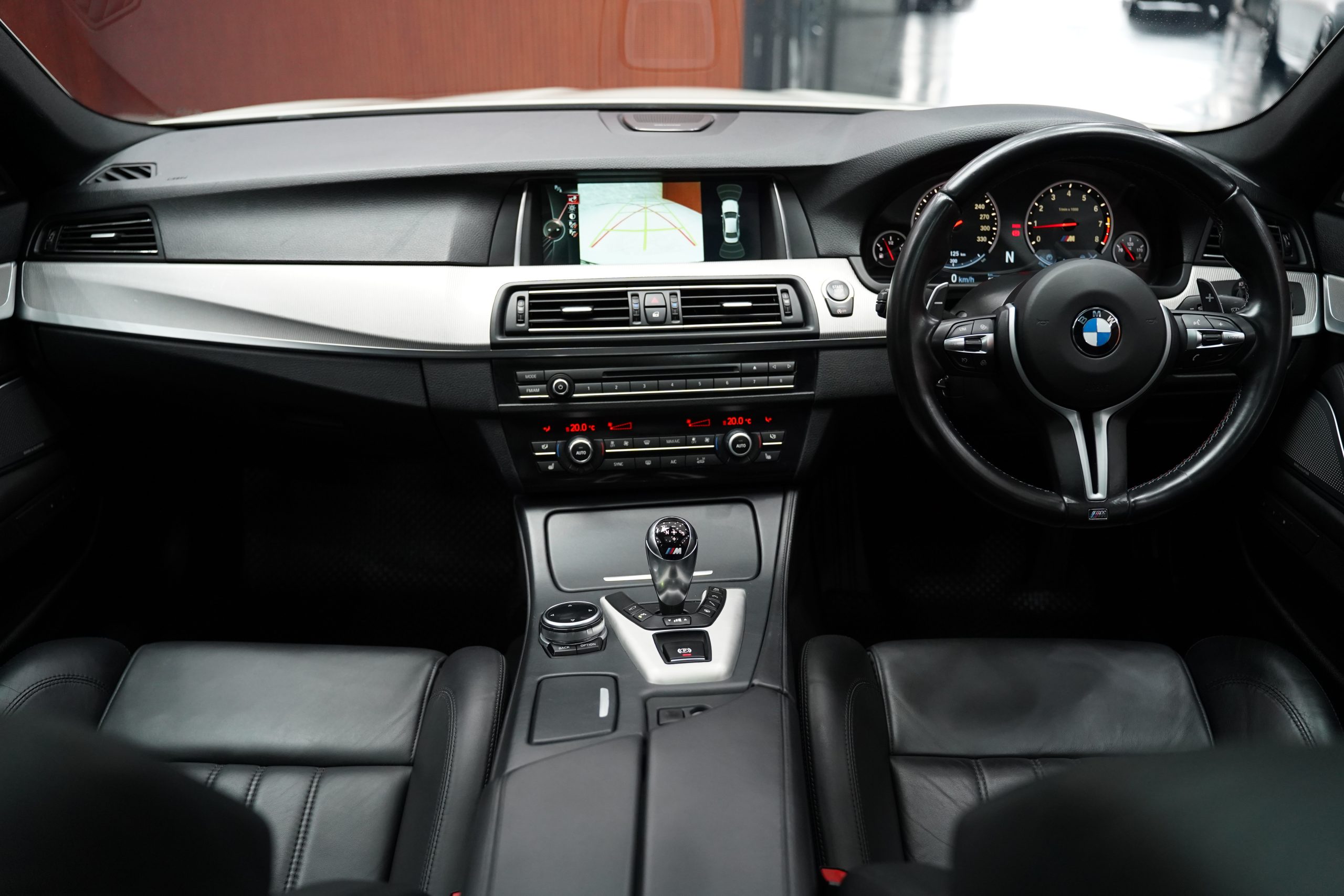 2015BMW M5 F10 LCI - Image 32