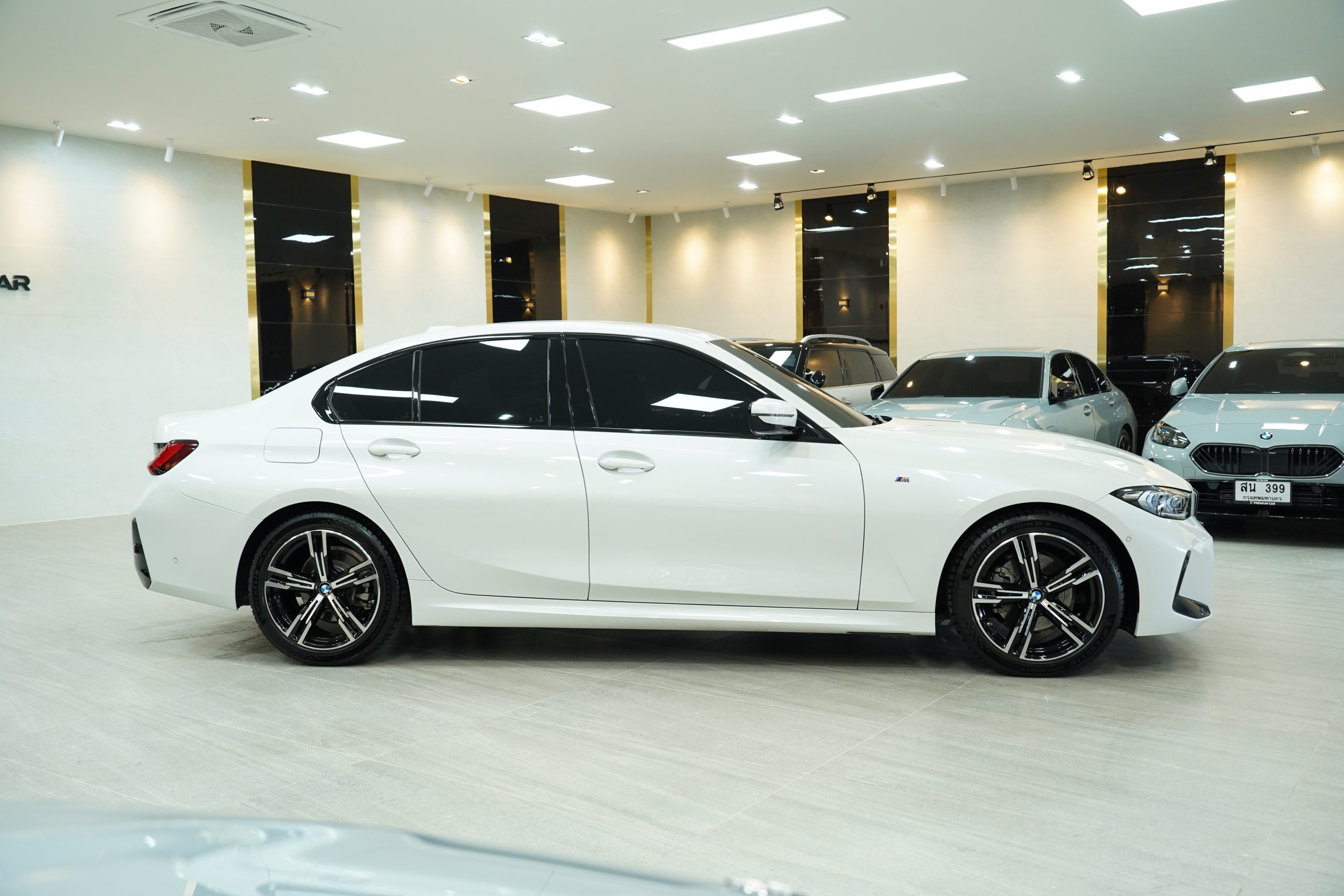 2023 BMW 320d 2.0 G20 (ปี 19-26) M Sport Sedan - Image 5