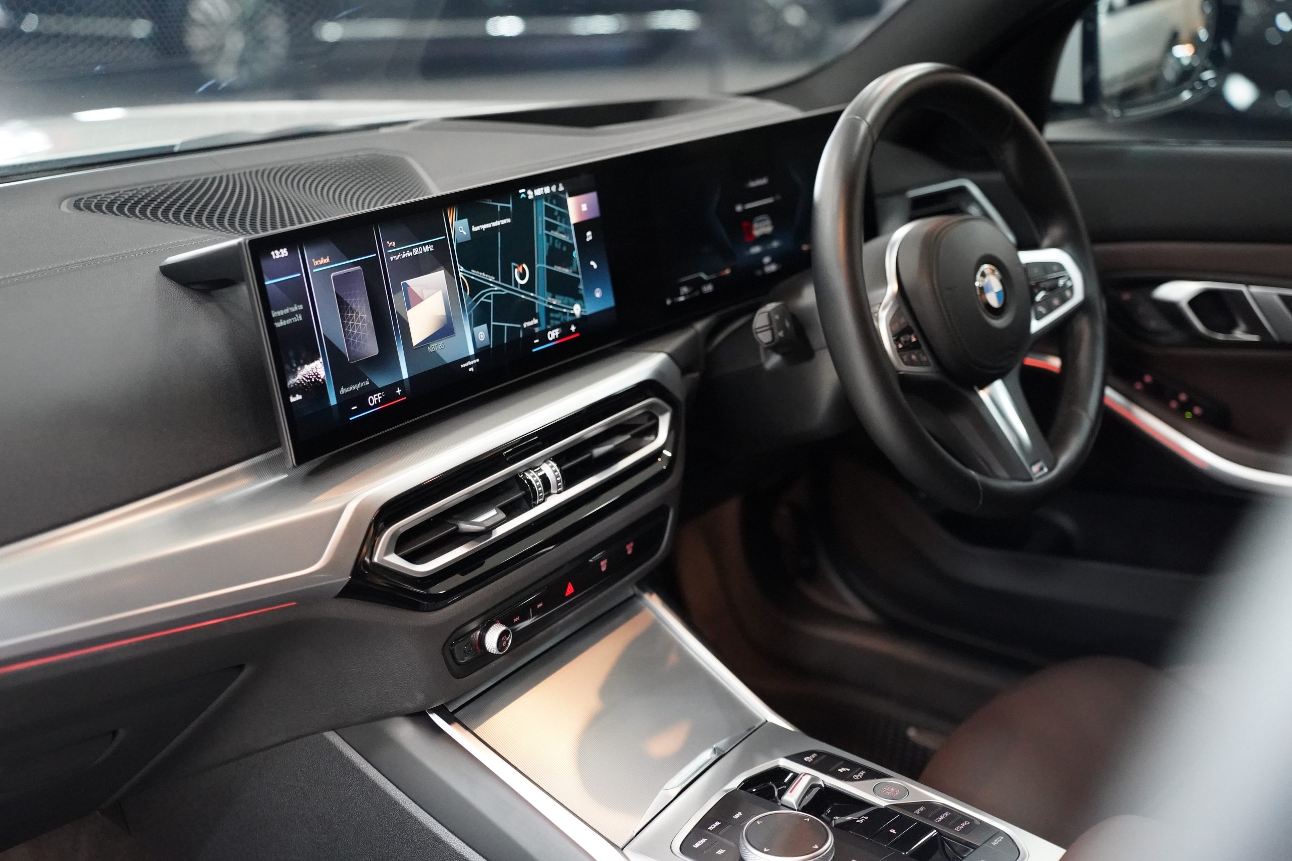2023 BMW 320d 2.0 G20 (ปี 19-26) M Sport Sedan - Image 13