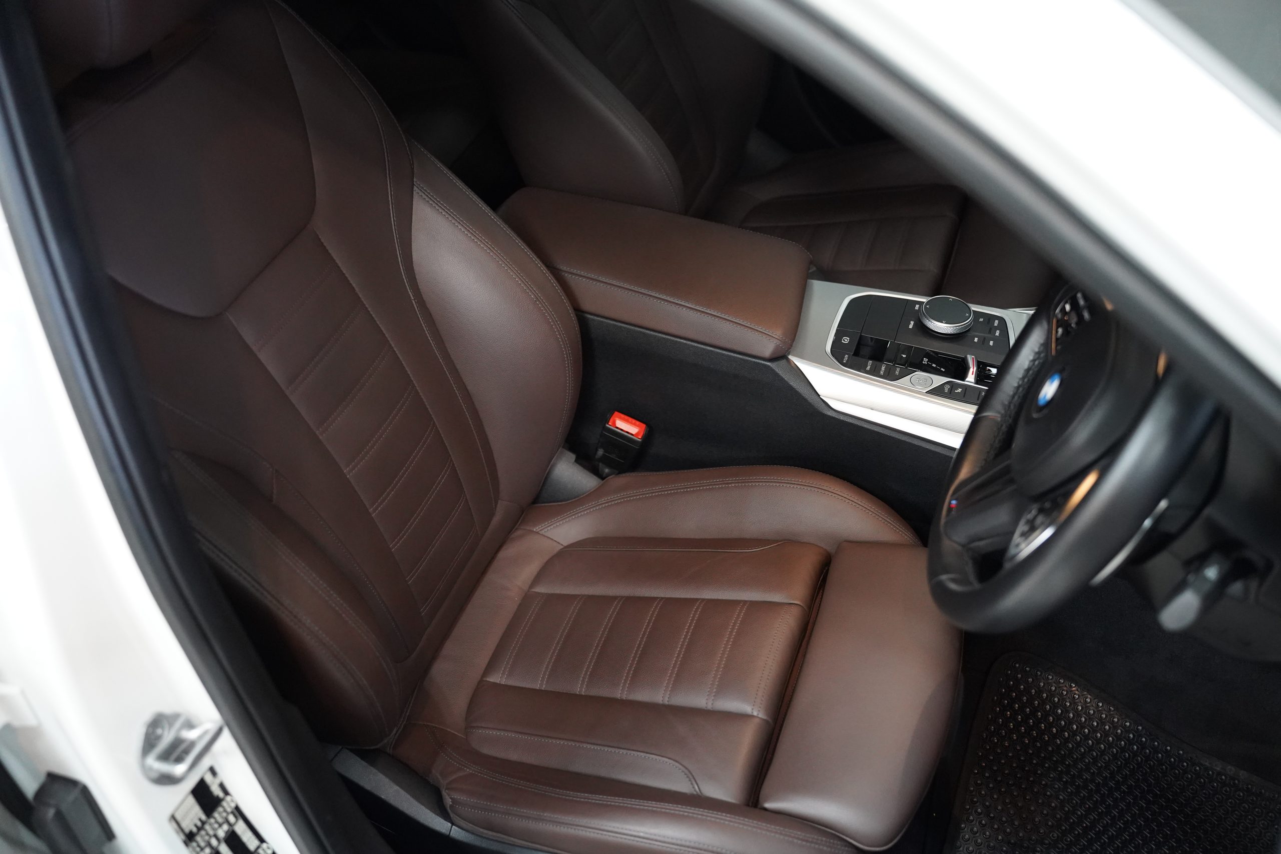 2023 BMW 320d 2.0 G20 (ปี 19-26) M Sport Sedan - Image 17