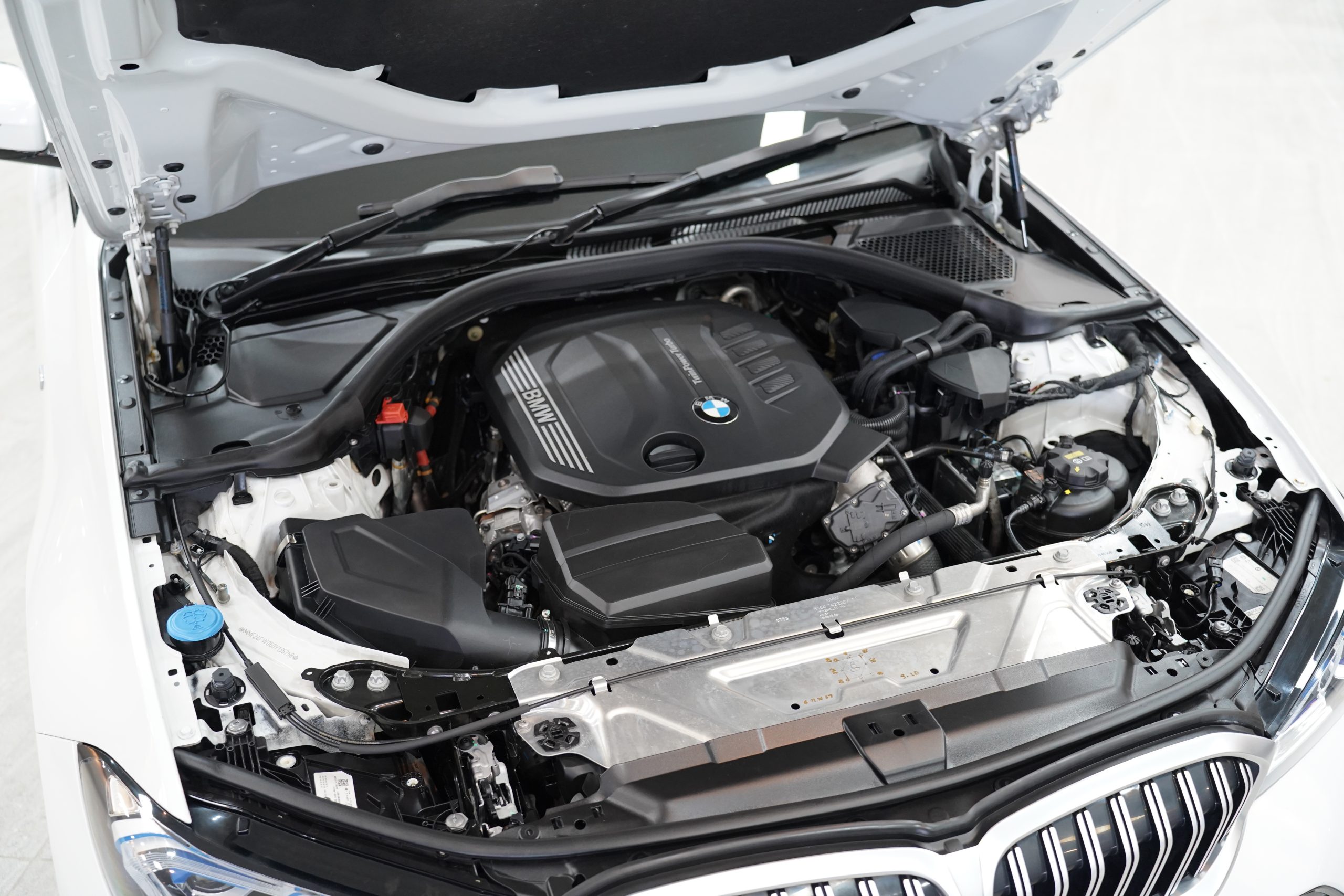 2023 BMW 320d 2.0 G20 (ปี 19-26) M Sport Sedan - Image 18