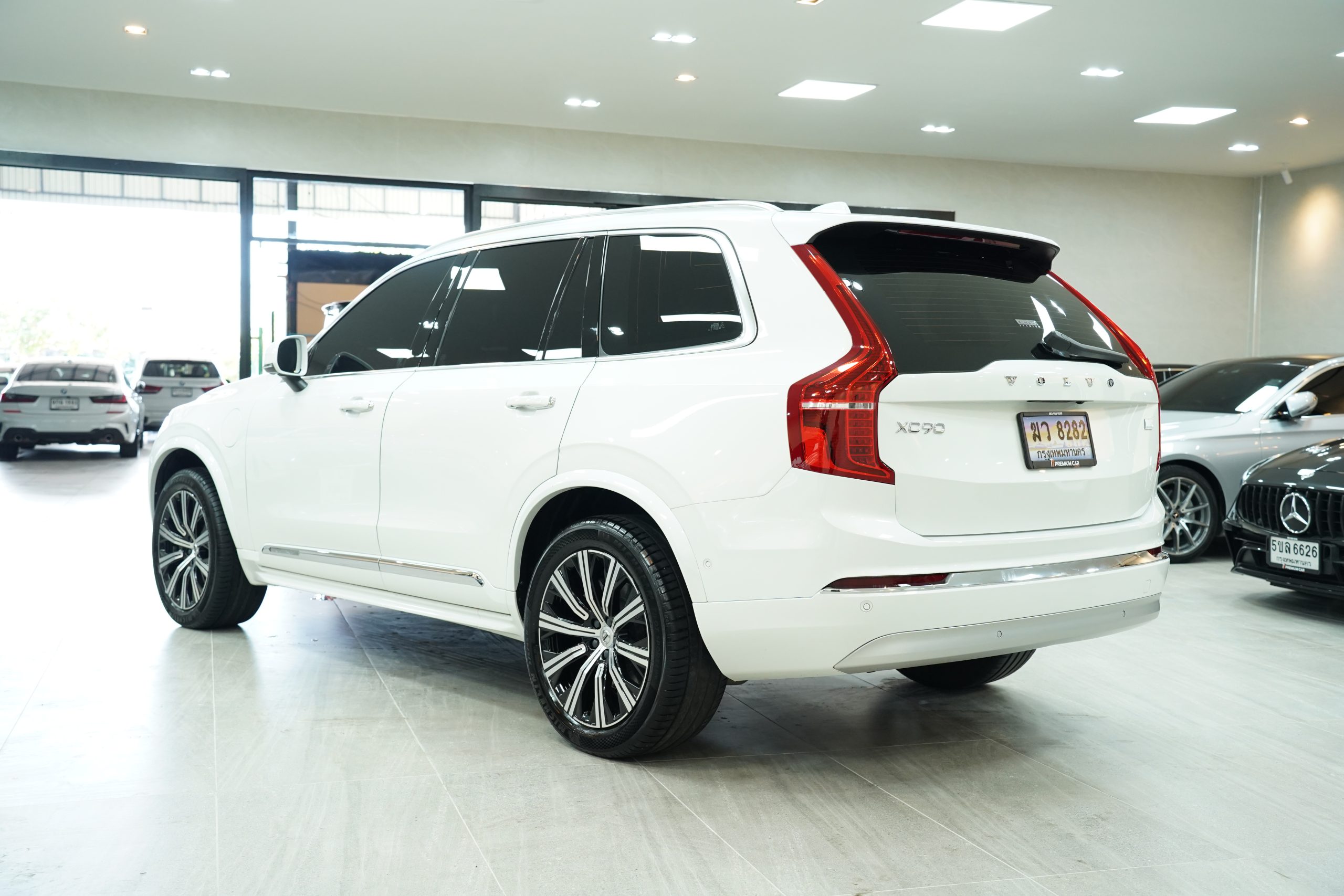2022 Volvo XC90 2.0 (ปี 16-26) Recharge T8 Inscription AWD SUV - Image 6