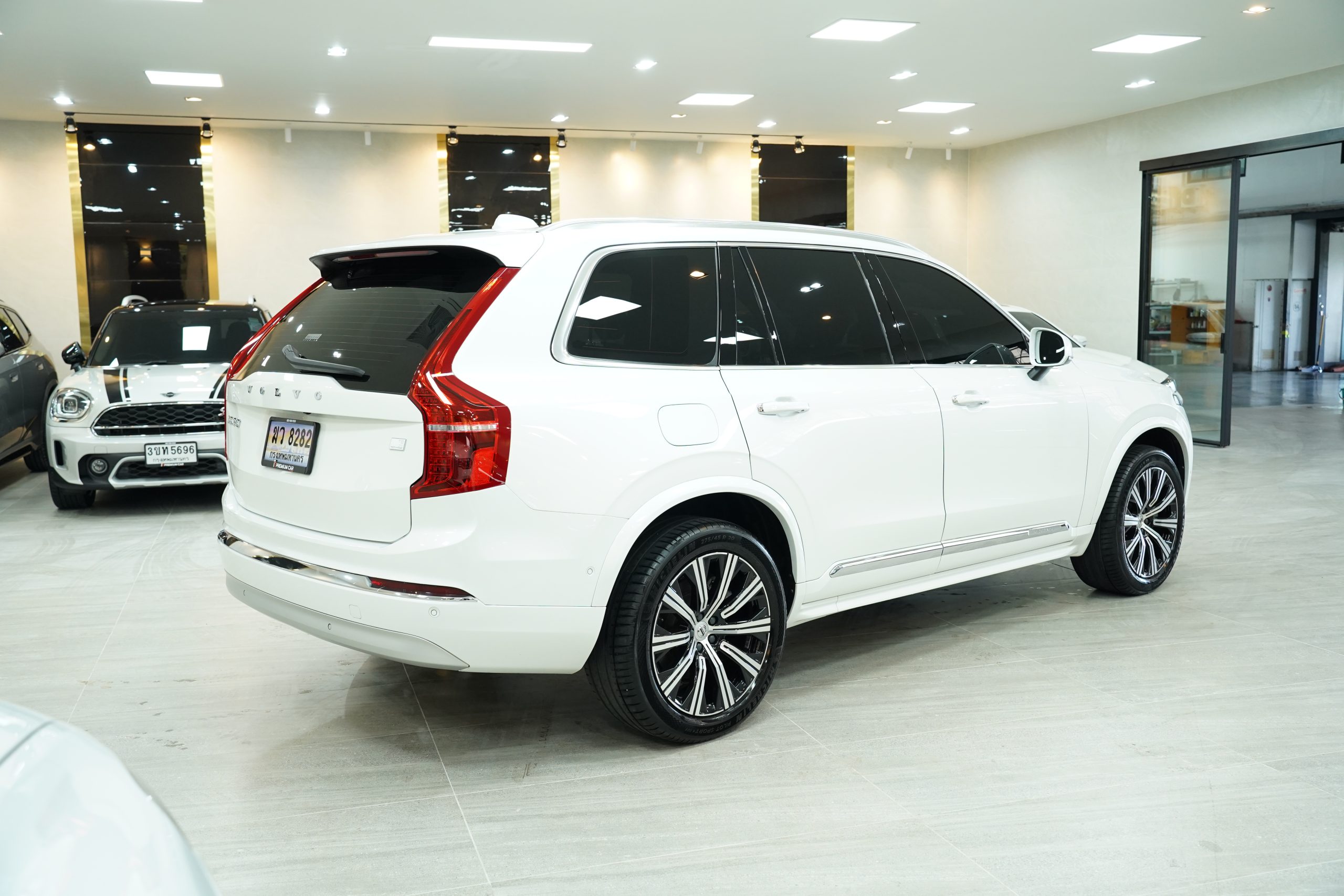 2022 Volvo XC90 2.0 (ปี 16-26) Recharge T8 Inscription AWD SUV - Image 8