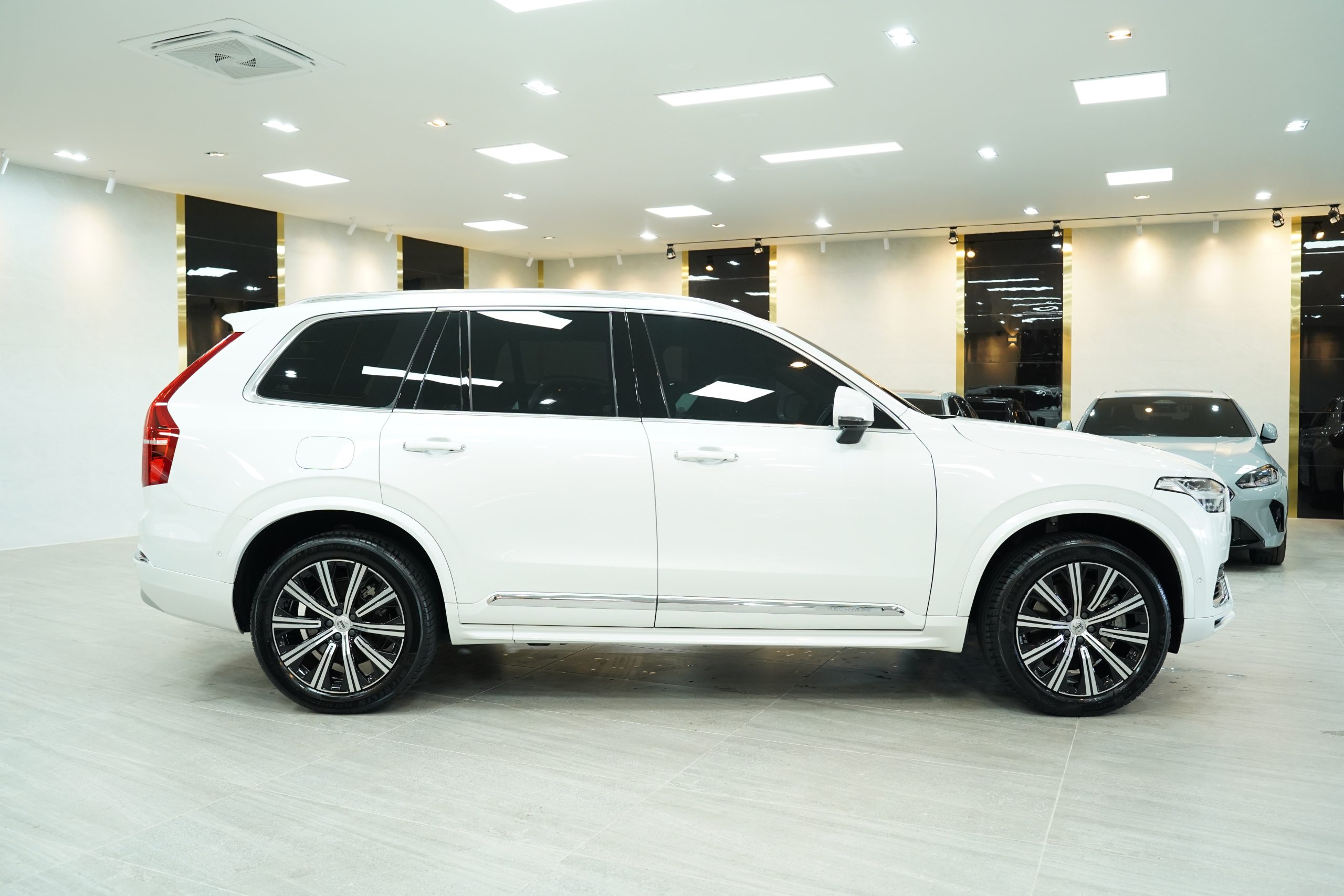 2022 Volvo XC90 2.0 (ปี 16-26) Recharge T8 Inscription AWD SUV - Image 9