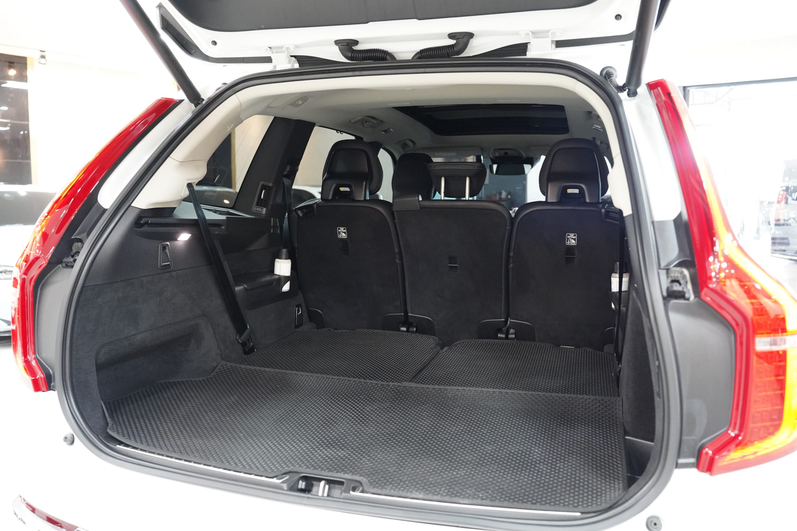 2022 Volvo XC90 2.0 (ปี 16-26) Recharge T8 Inscription AWD SUV - Image 12