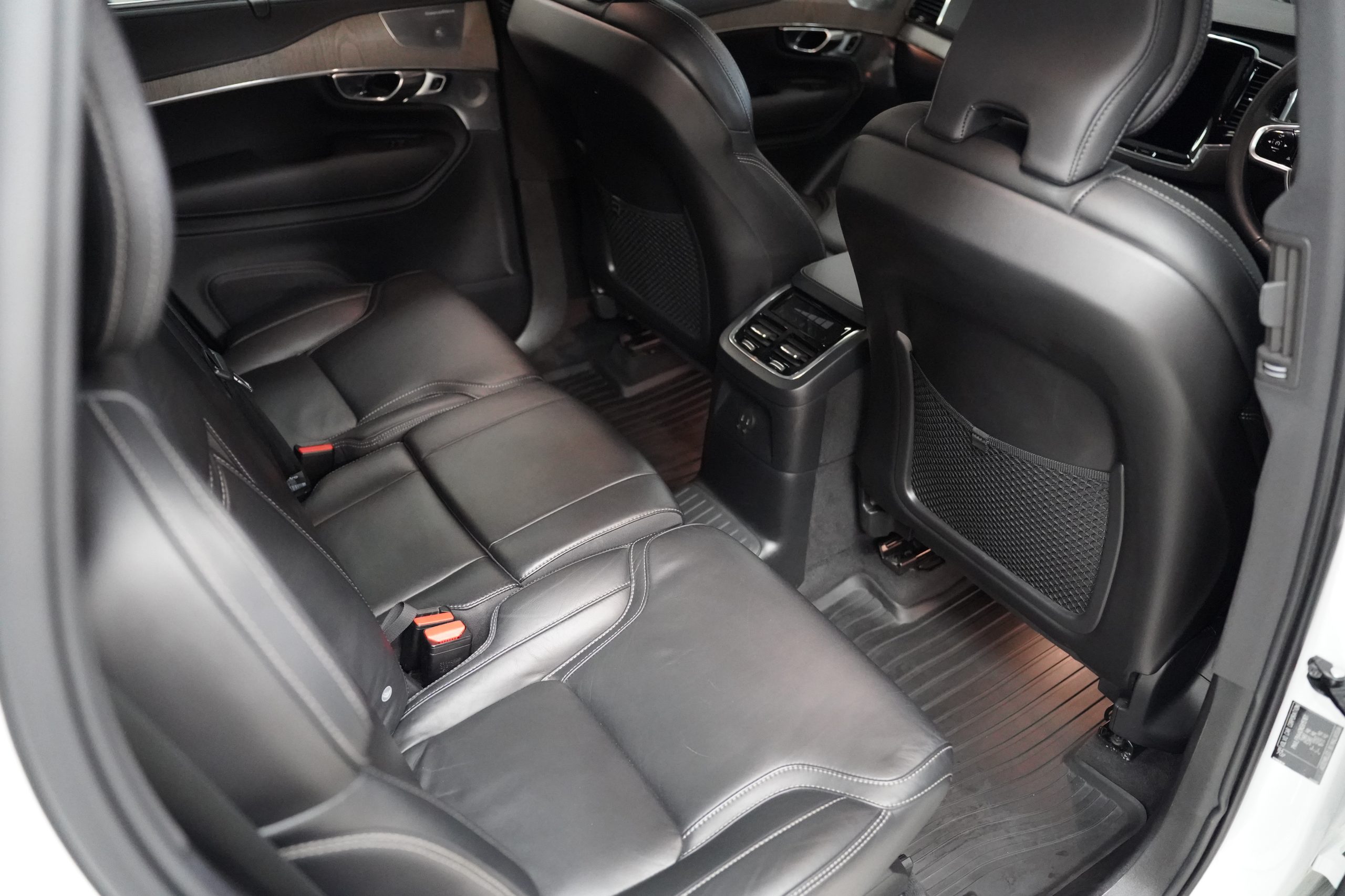 2022 Volvo XC90 2.0 (ปี 16-26) Recharge T8 Inscription AWD SUV - Image 29