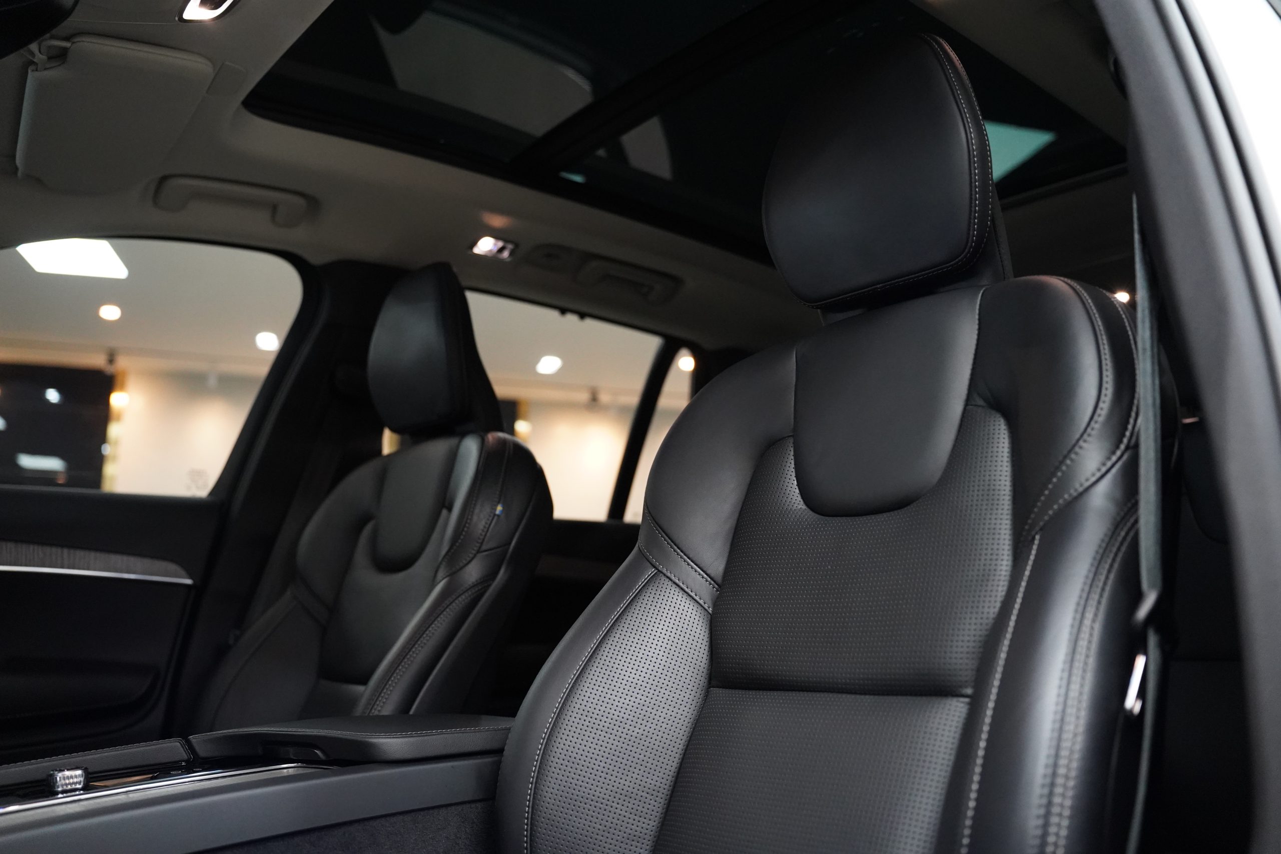 2022 Volvo XC90 2.0 (ปี 16-26) Recharge T8 Inscription AWD SUV - Image 17