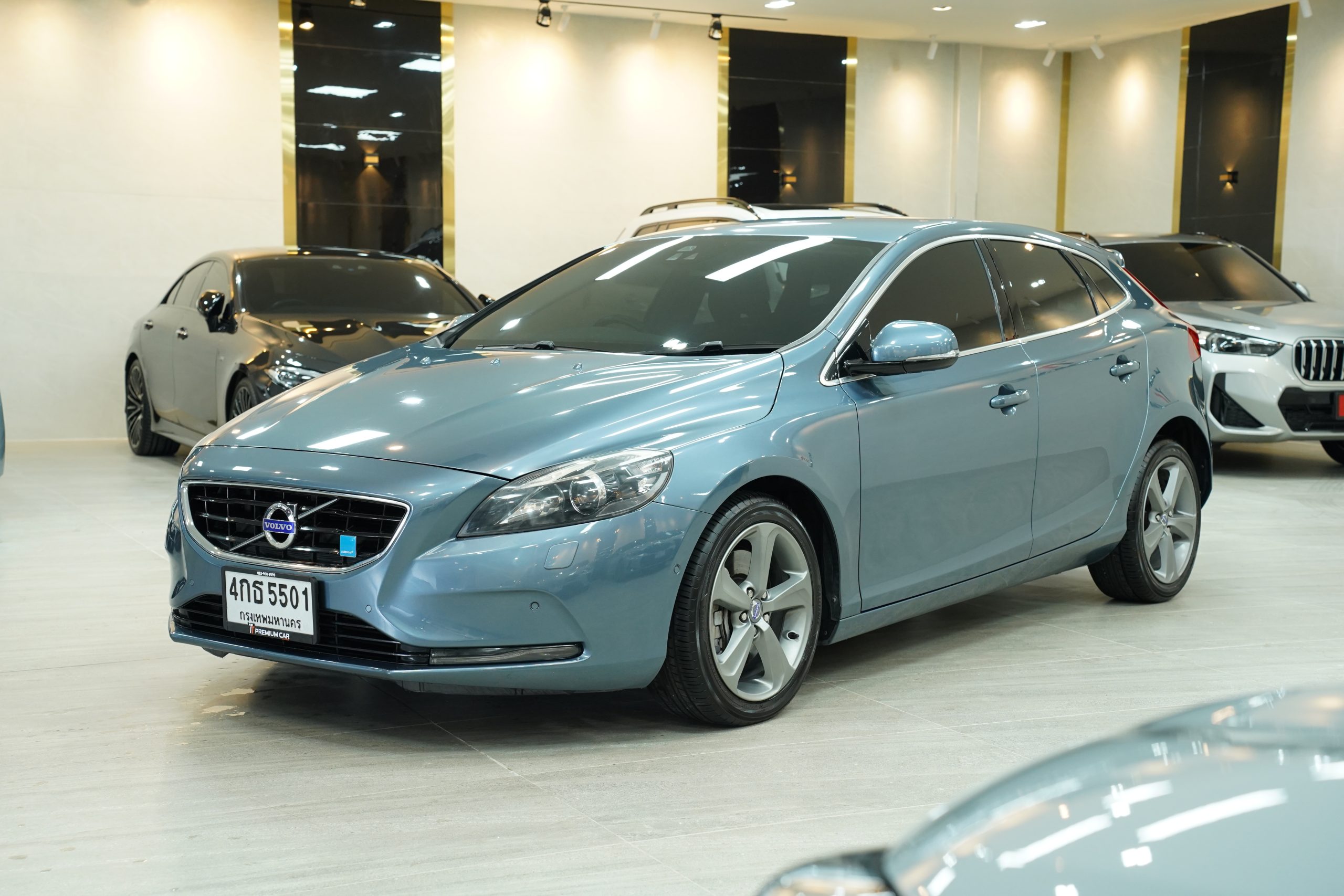 2015 Volvo V40 2.0 (ปี 13-16) T5 R-Limited Wagon - Image 4