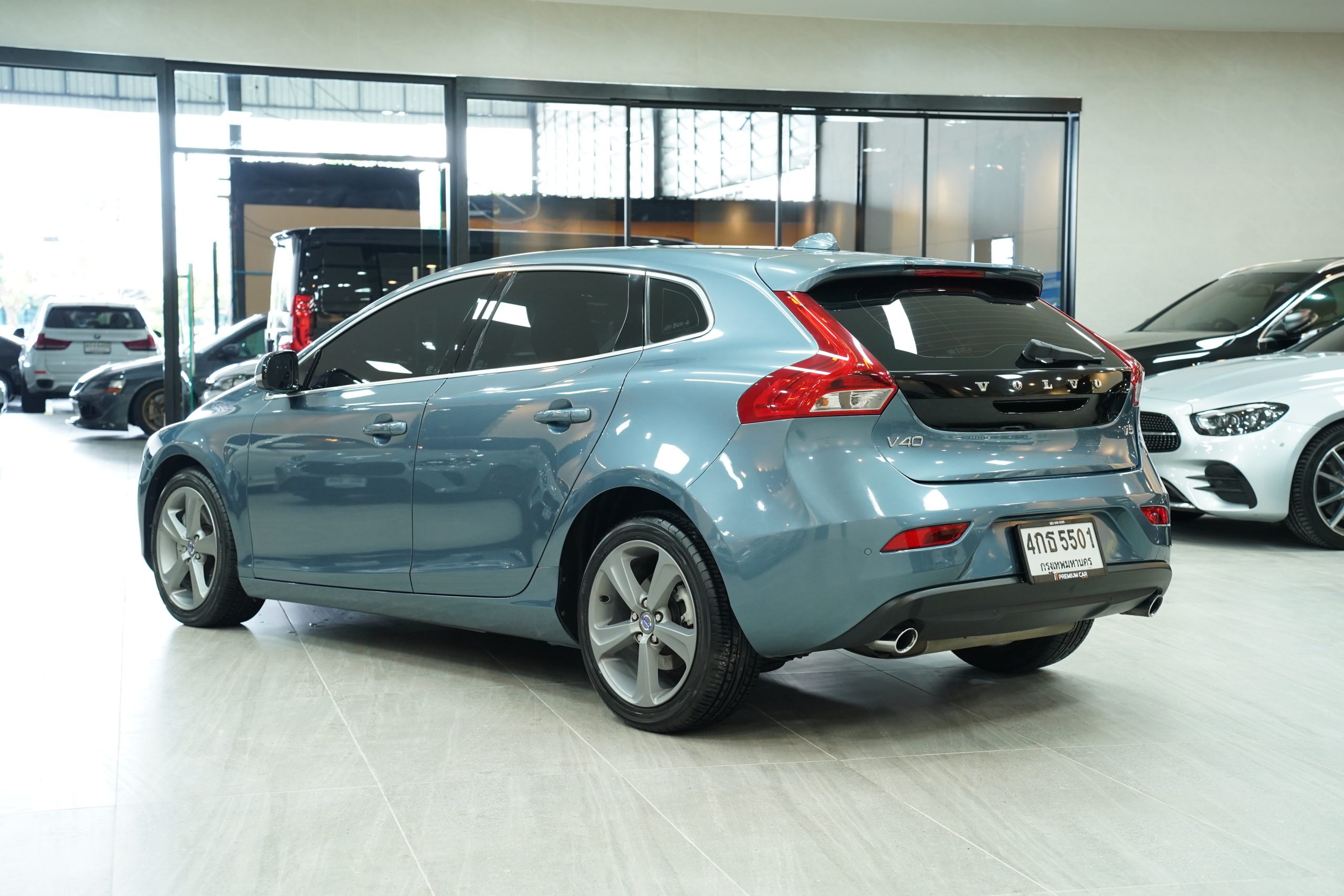 2015 Volvo V40 2.0 (ปี 13-16) T5 R-Limited Wagon - Image 6