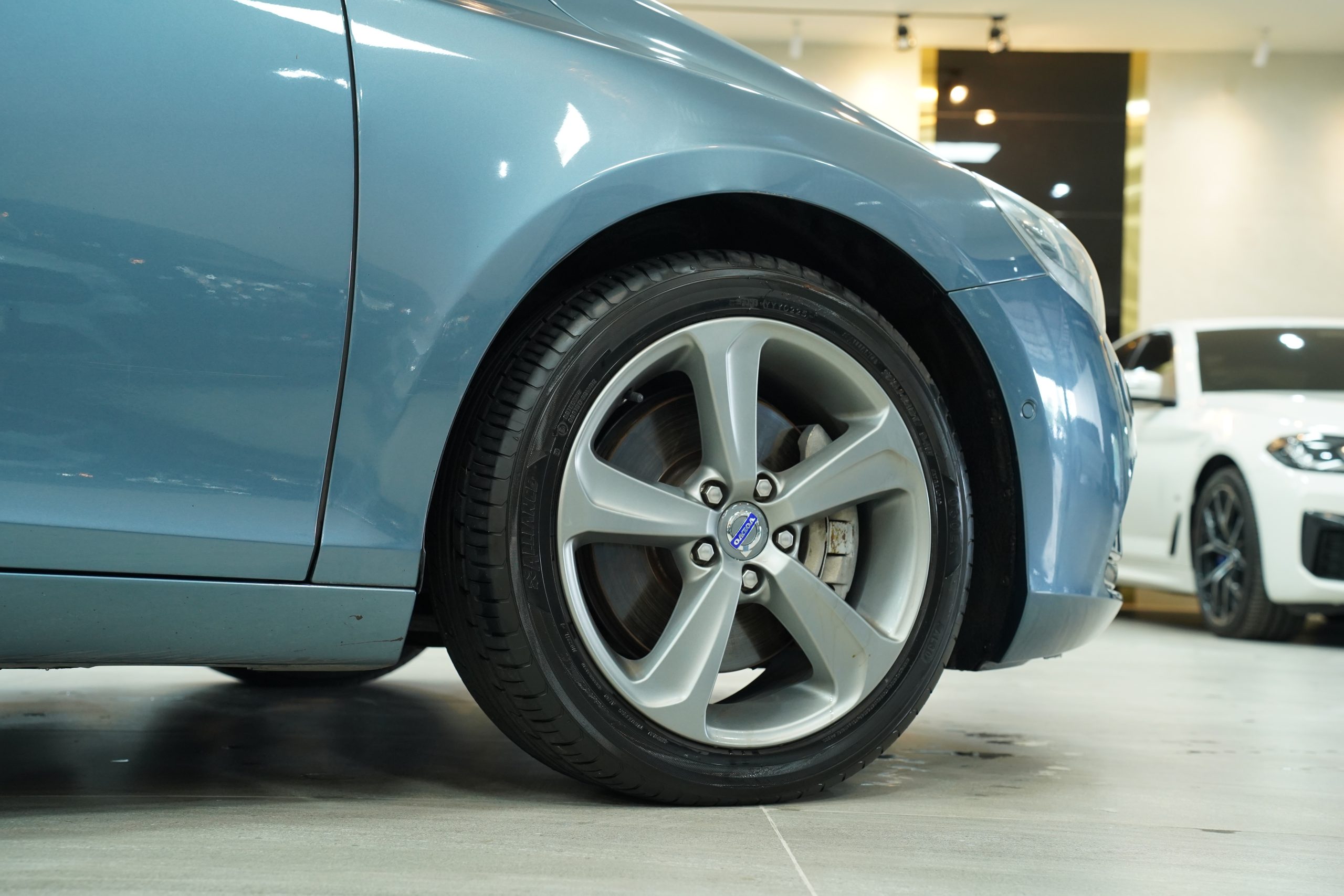 2015 Volvo V40 2.0 (ปี 13-16) T5 R-Limited Wagon - Image 10