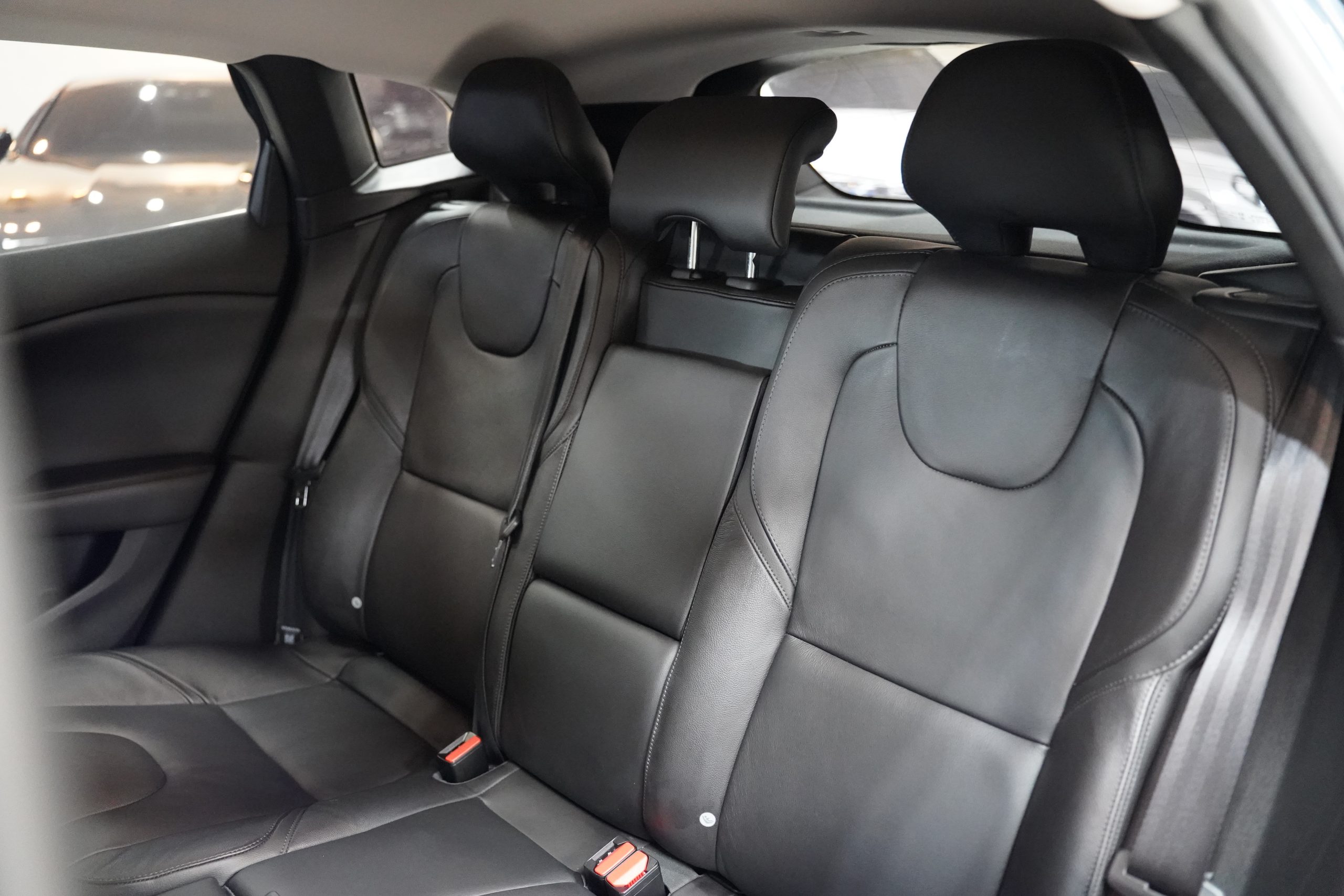 2015 Volvo V40 2.0 (ปี 13-16) T5 R-Limited Wagon - Image 13