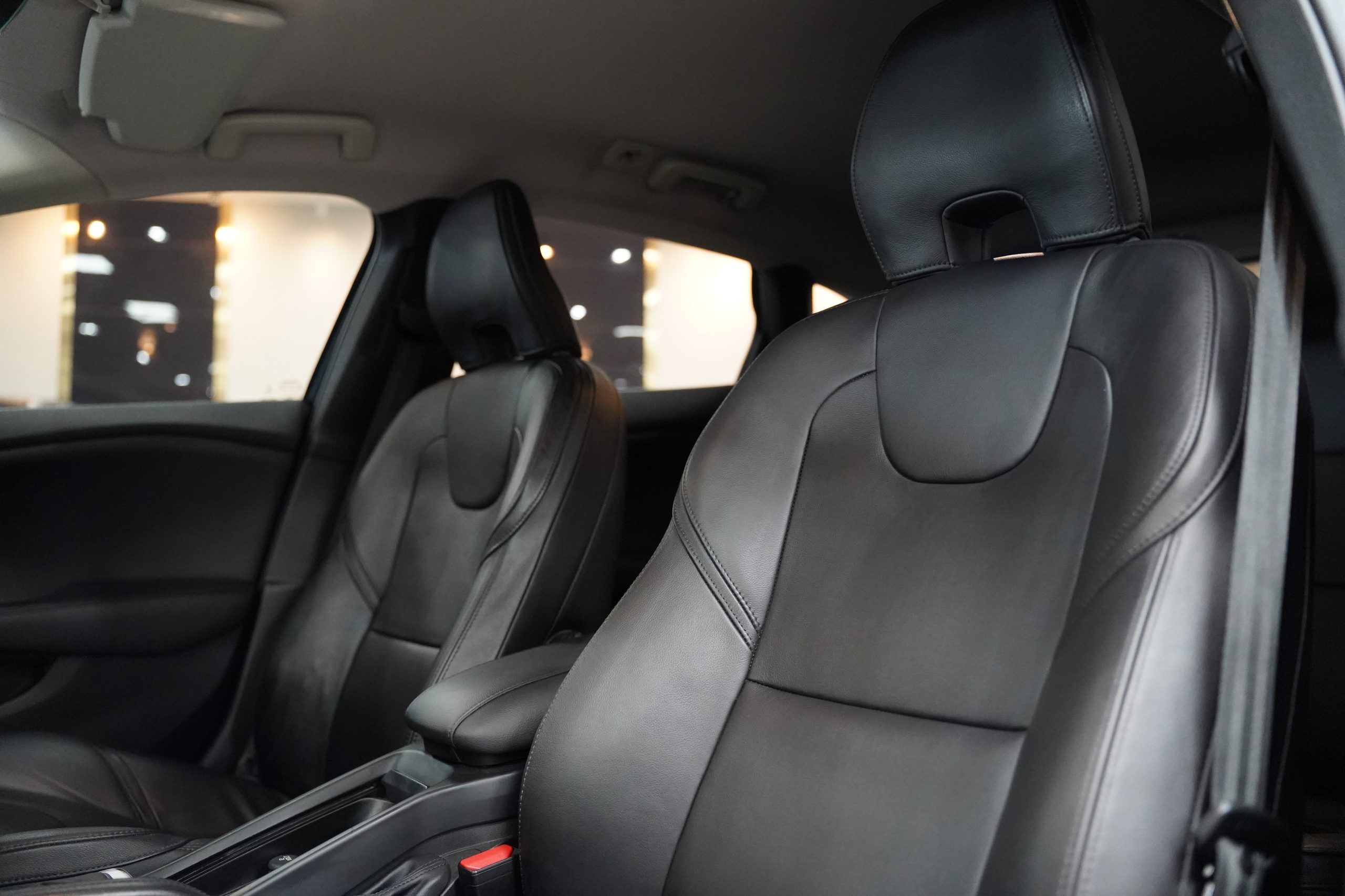2015 Volvo V40 2.0 (ปี 13-16) T5 R-Limited Wagon - Image 15