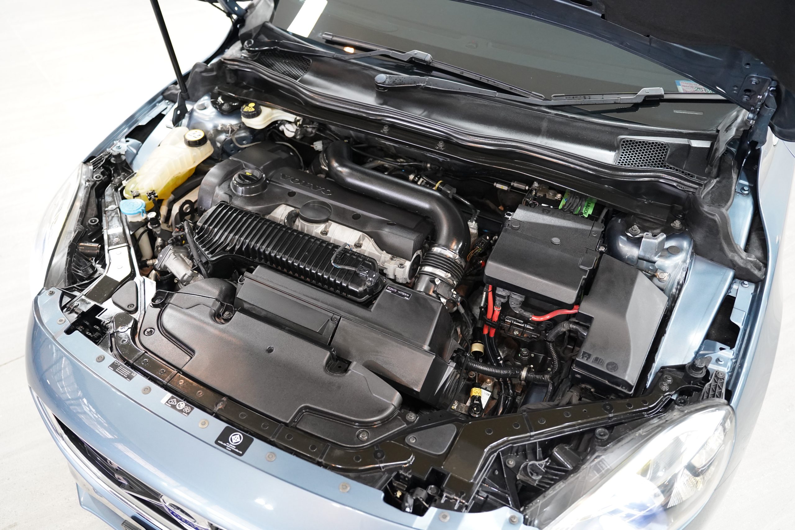 2015 Volvo V40 2.0 (ปี 13-16) T5 R-Limited Wagon - Image 20