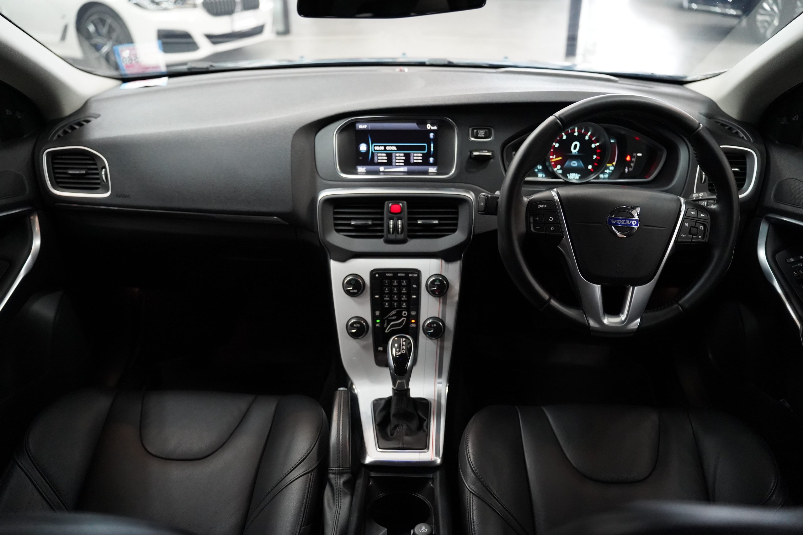 2015 Volvo V40 2.0 (ปี 13-16) T5 R-Limited Wagon - Image 21