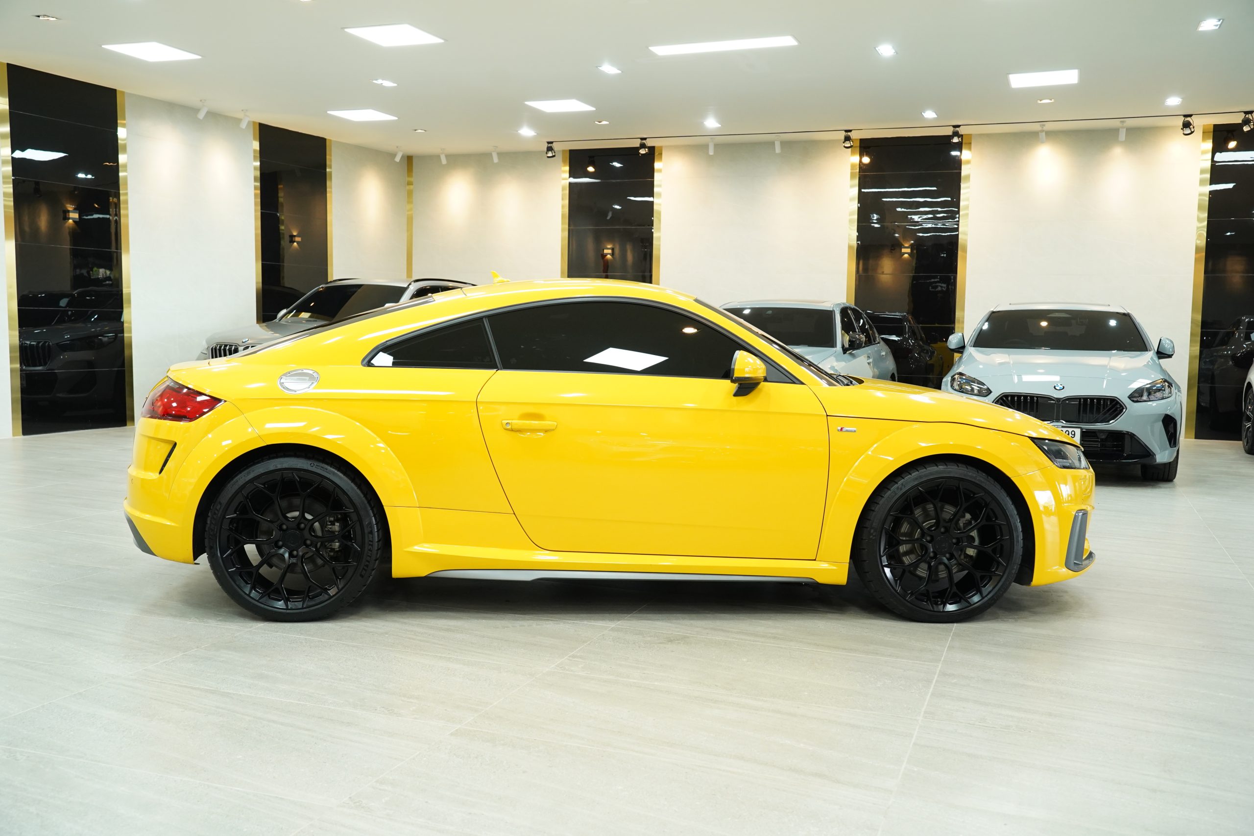 2020Audi TT 45 TFSI quattro S line - Image 9
