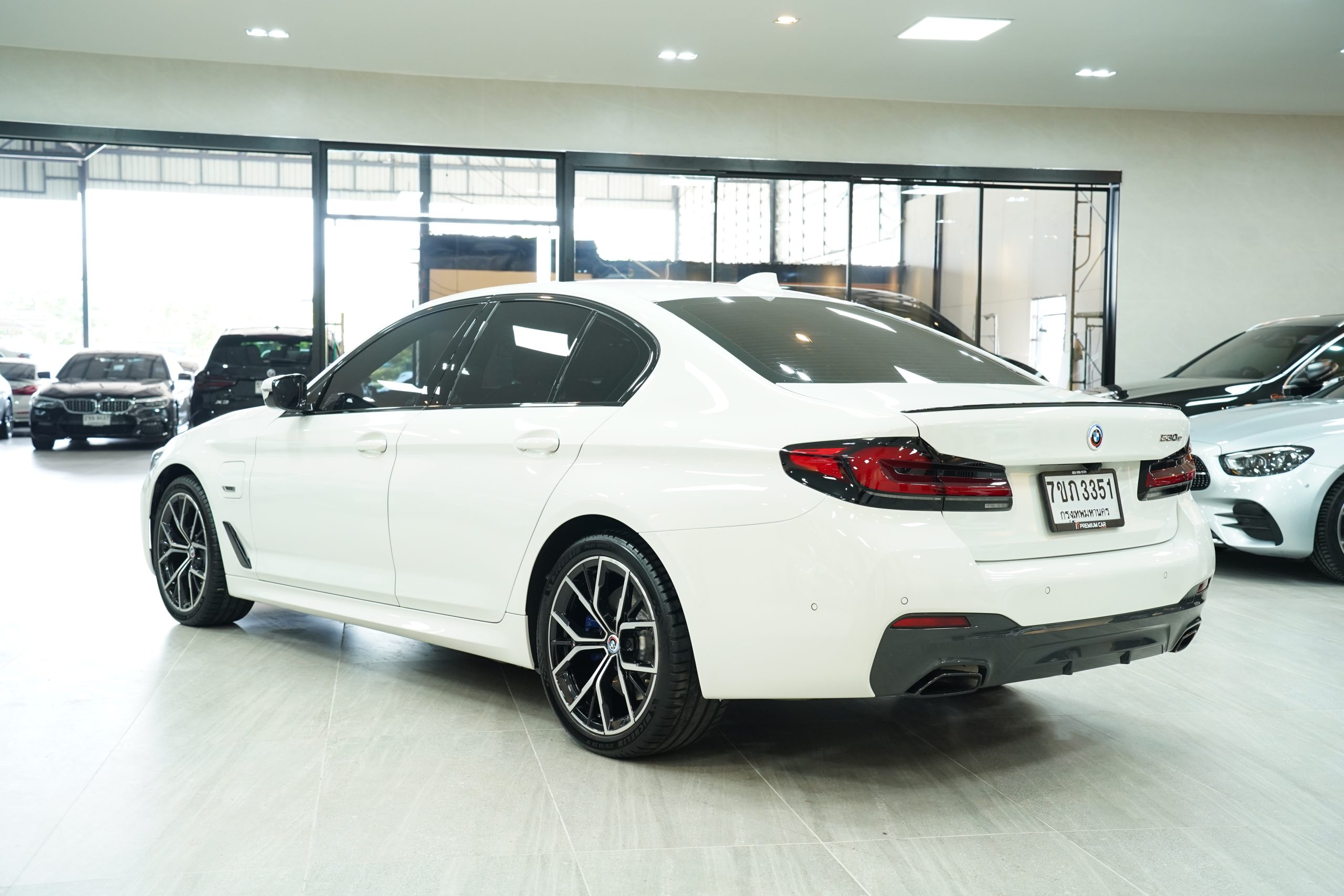 2023 BMW 530e 2.0 G30 (ปี 17-22) M Sport Sedan - Image 6