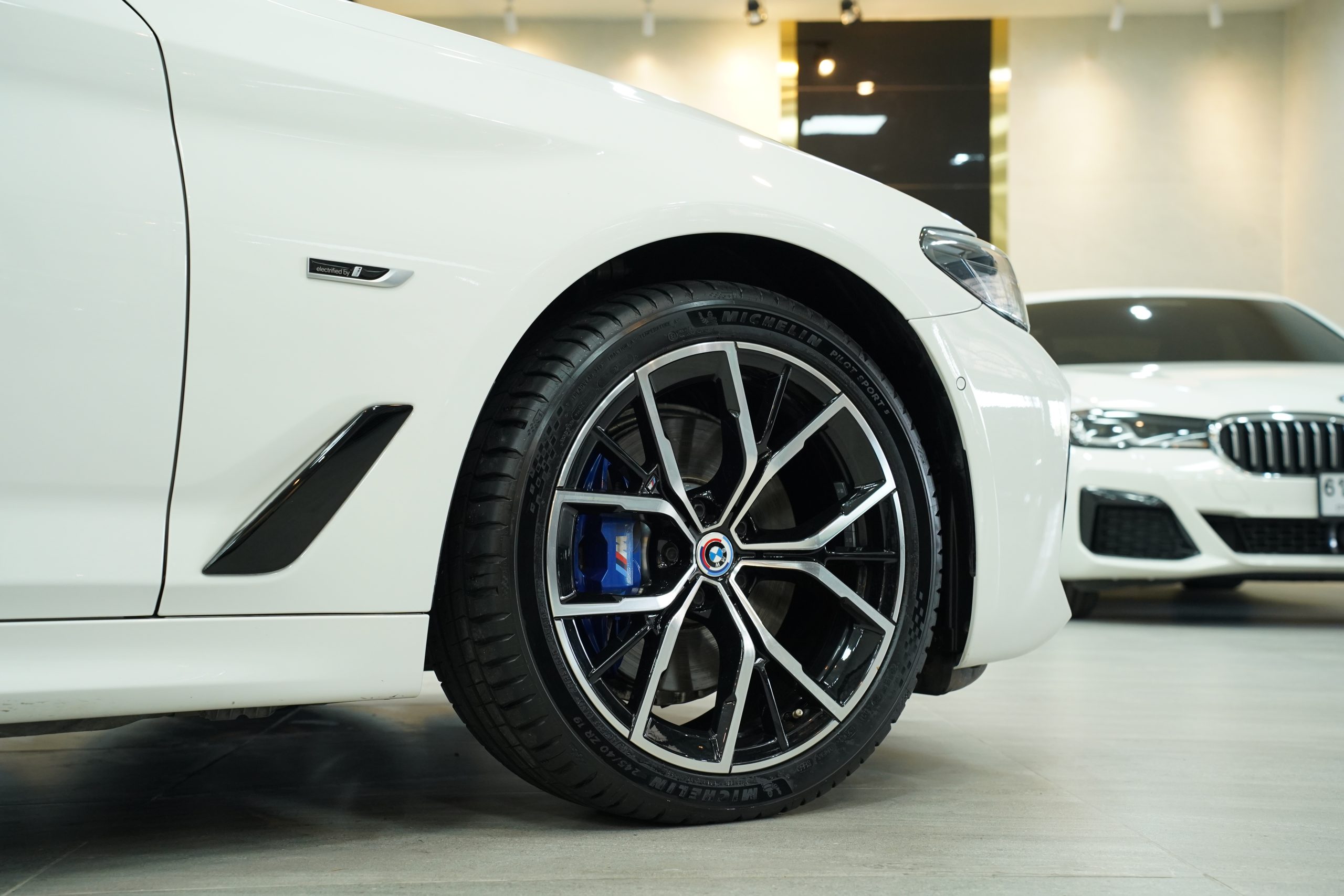 2023 BMW 530e 2.0 G30 (ปี 17-22) M Sport Sedan - Image 10