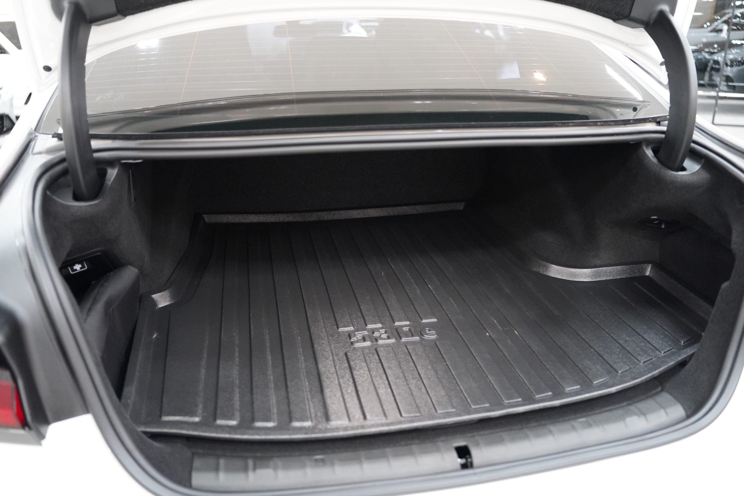 2023 BMW 530e 2.0 G30 (ปี 17-22) M Sport Sedan - Image 11